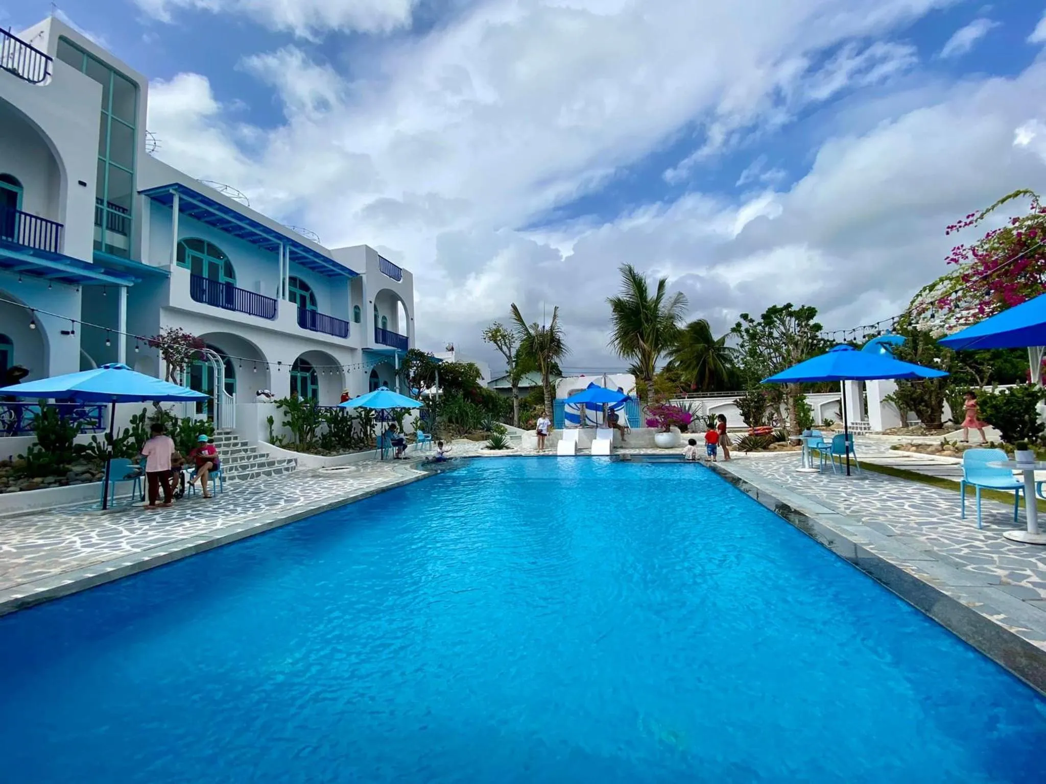 Swimming pool in Santorini Villa Cam Ranh