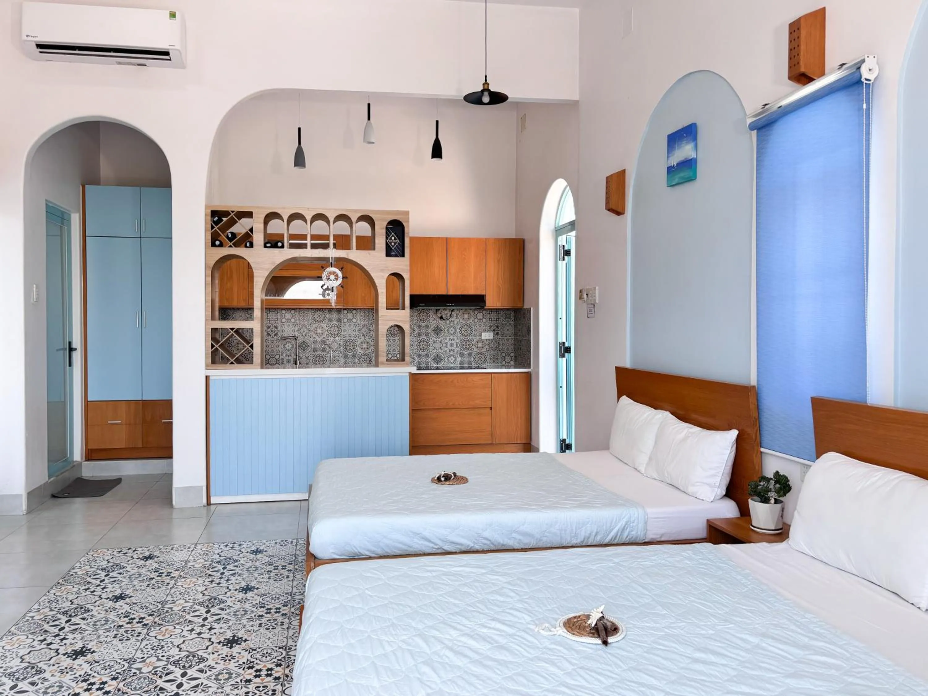 Bed in Santorini Villa Cam Ranh