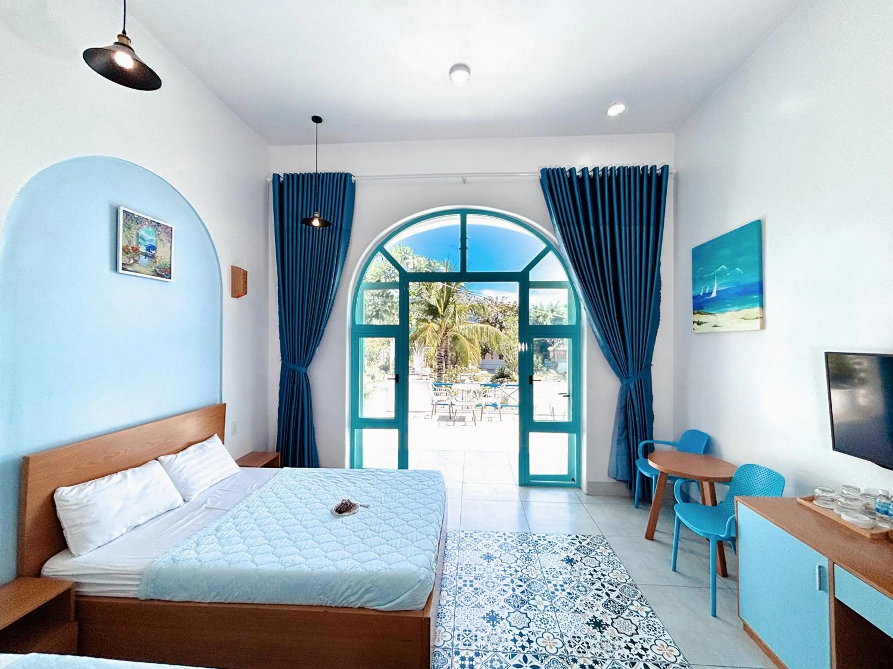 Bedroom, Bed in Santorini Villa Cam Ranh