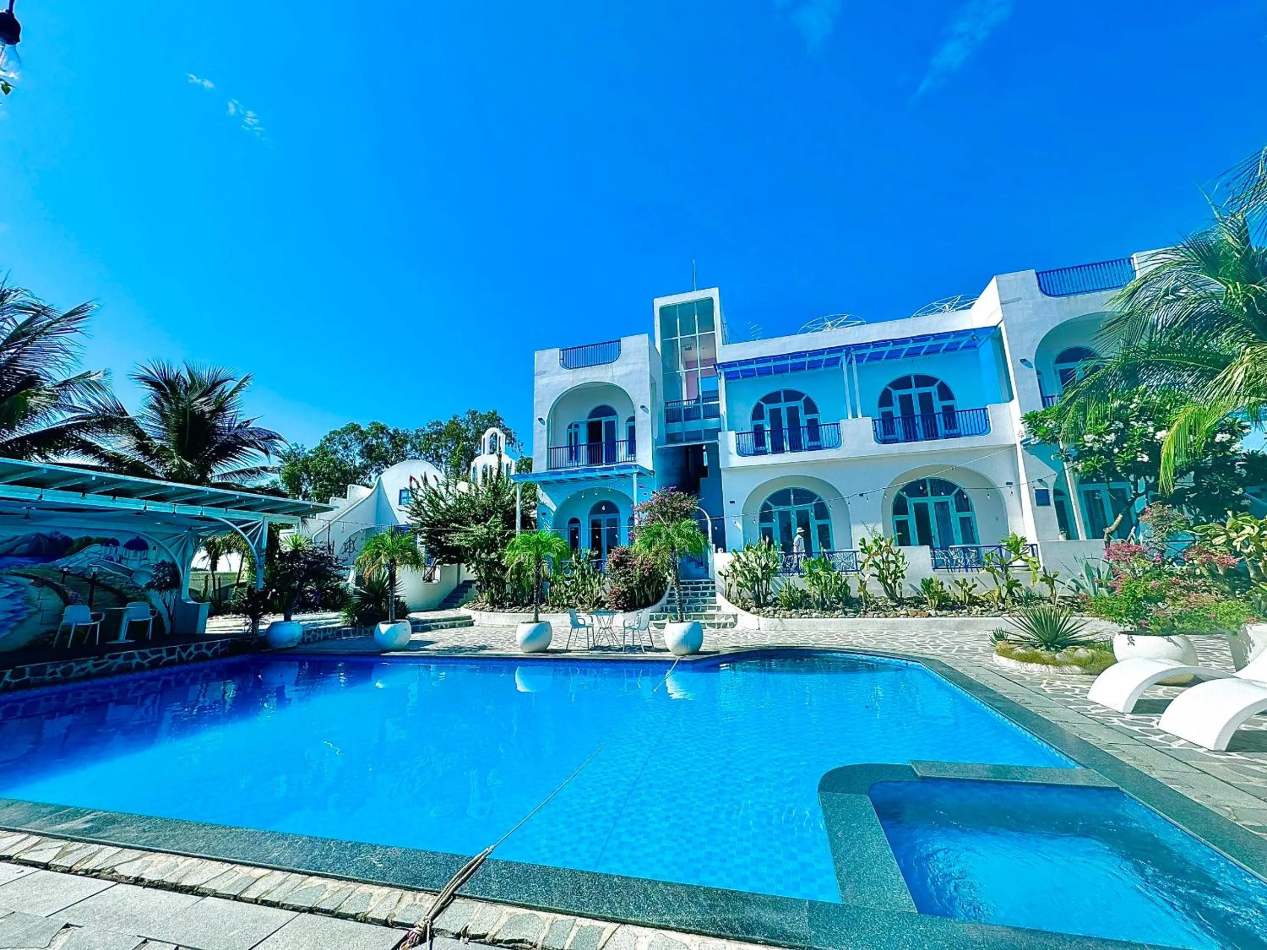 Property building in Santorini Villa Cam Ranh