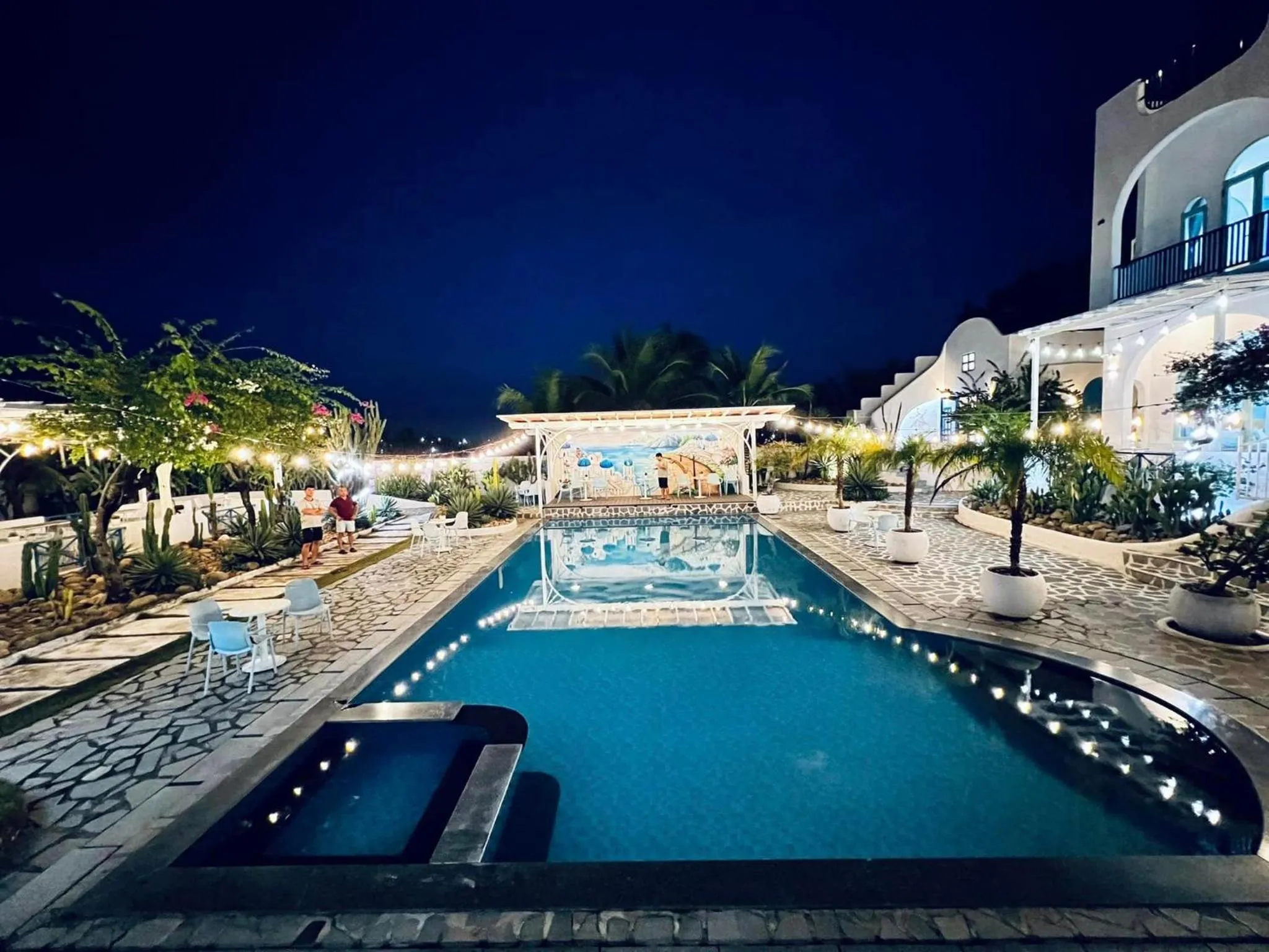 Night in Santorini Villa Cam Ranh