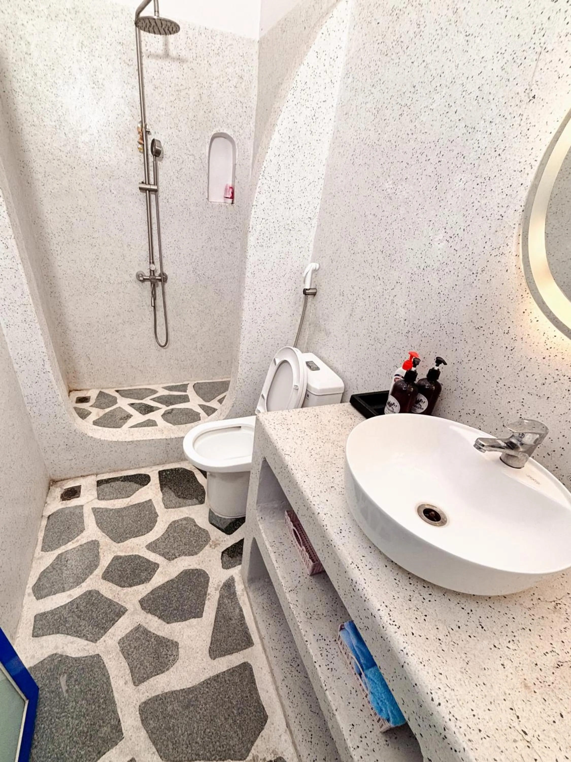 Toilet in Santorini Villa Cam Ranh