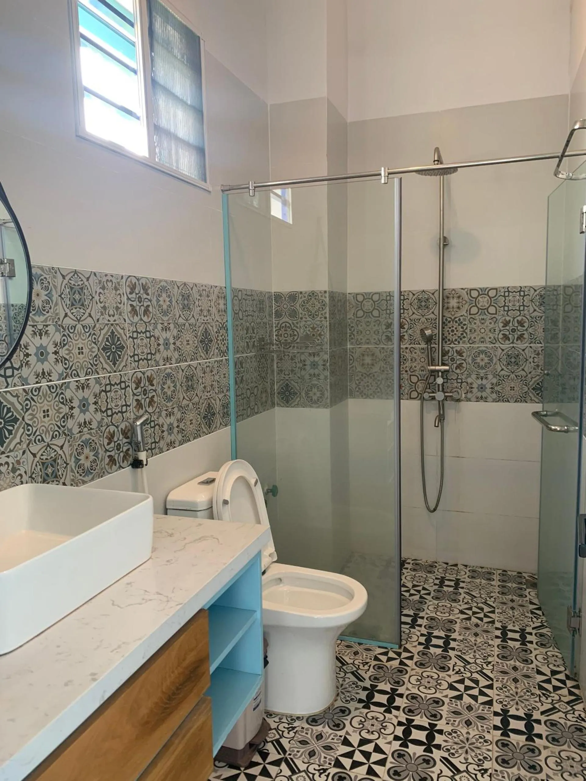 Toilet in Santorini Villa Cam Ranh