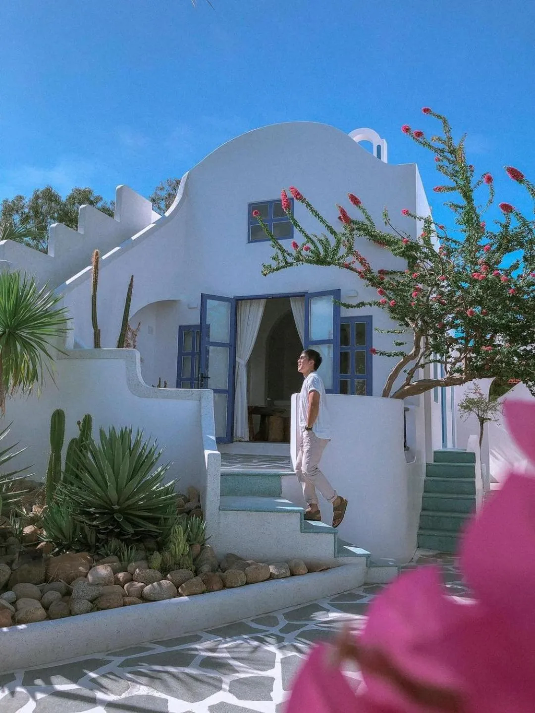 People in Santorini Villa Cam Ranh