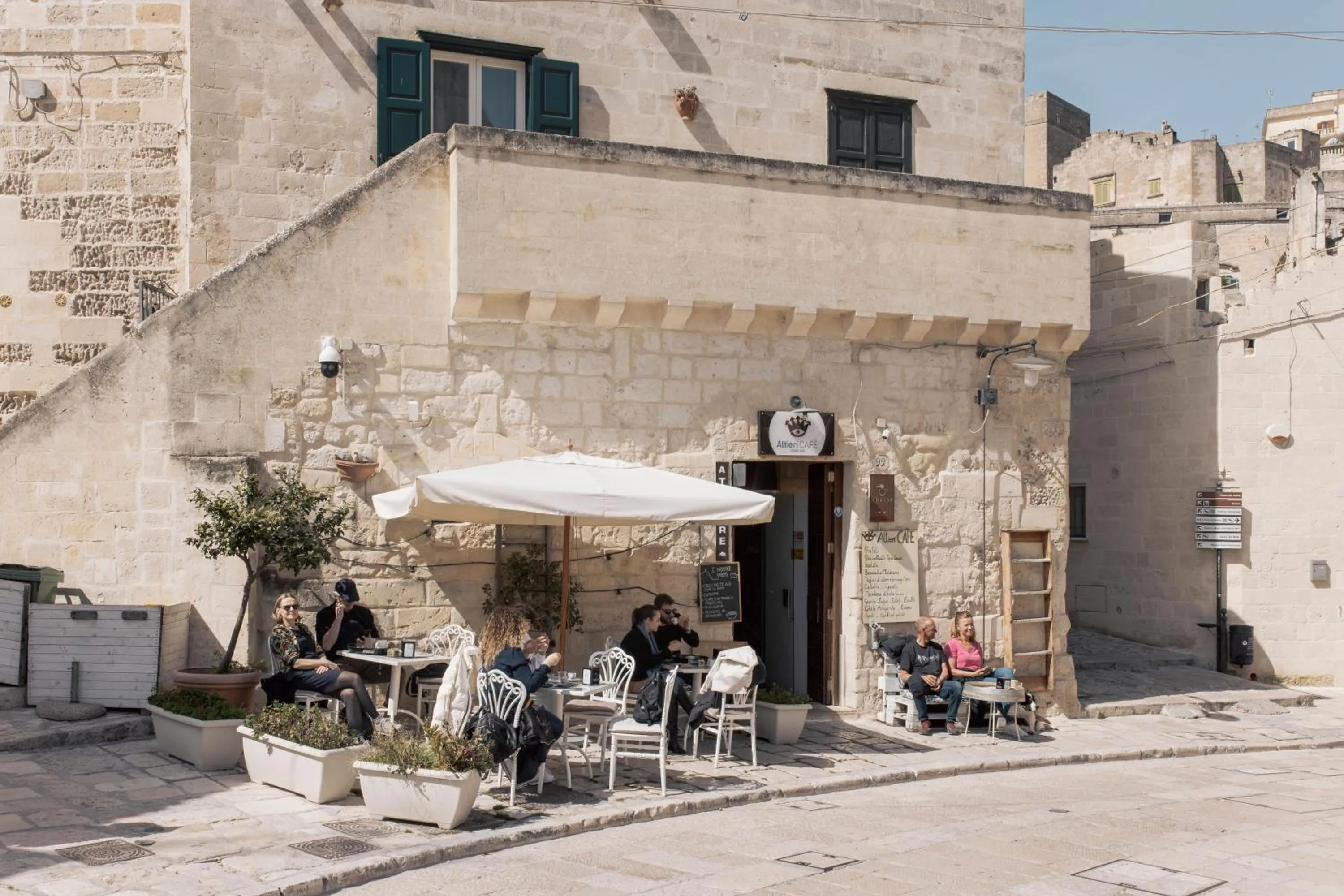 Property building in Il Vicinato, casa vacanza immersa nel cuore dei Sassi