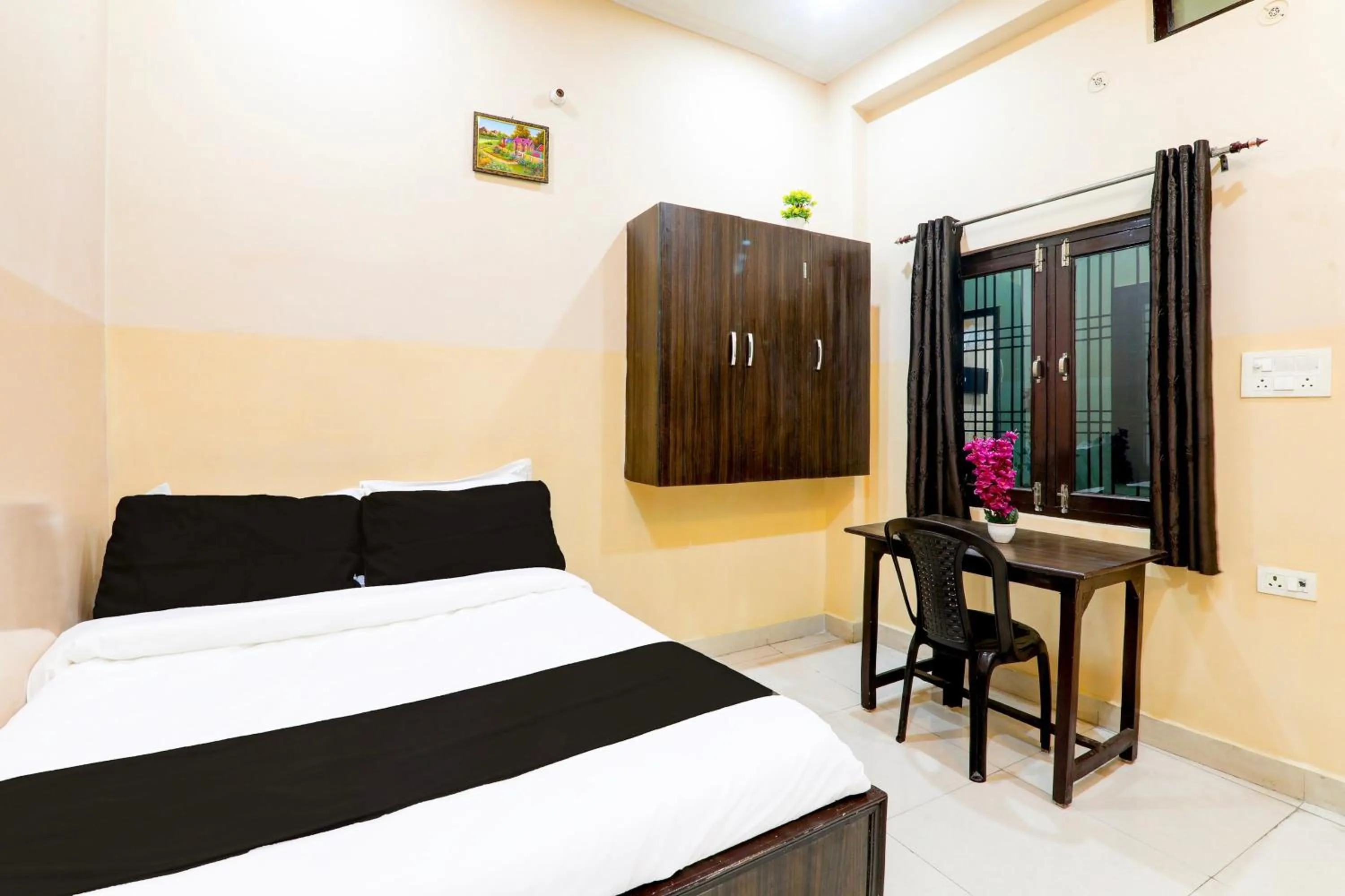 Bedroom, Bed in Super Hotel O SSK Hotel