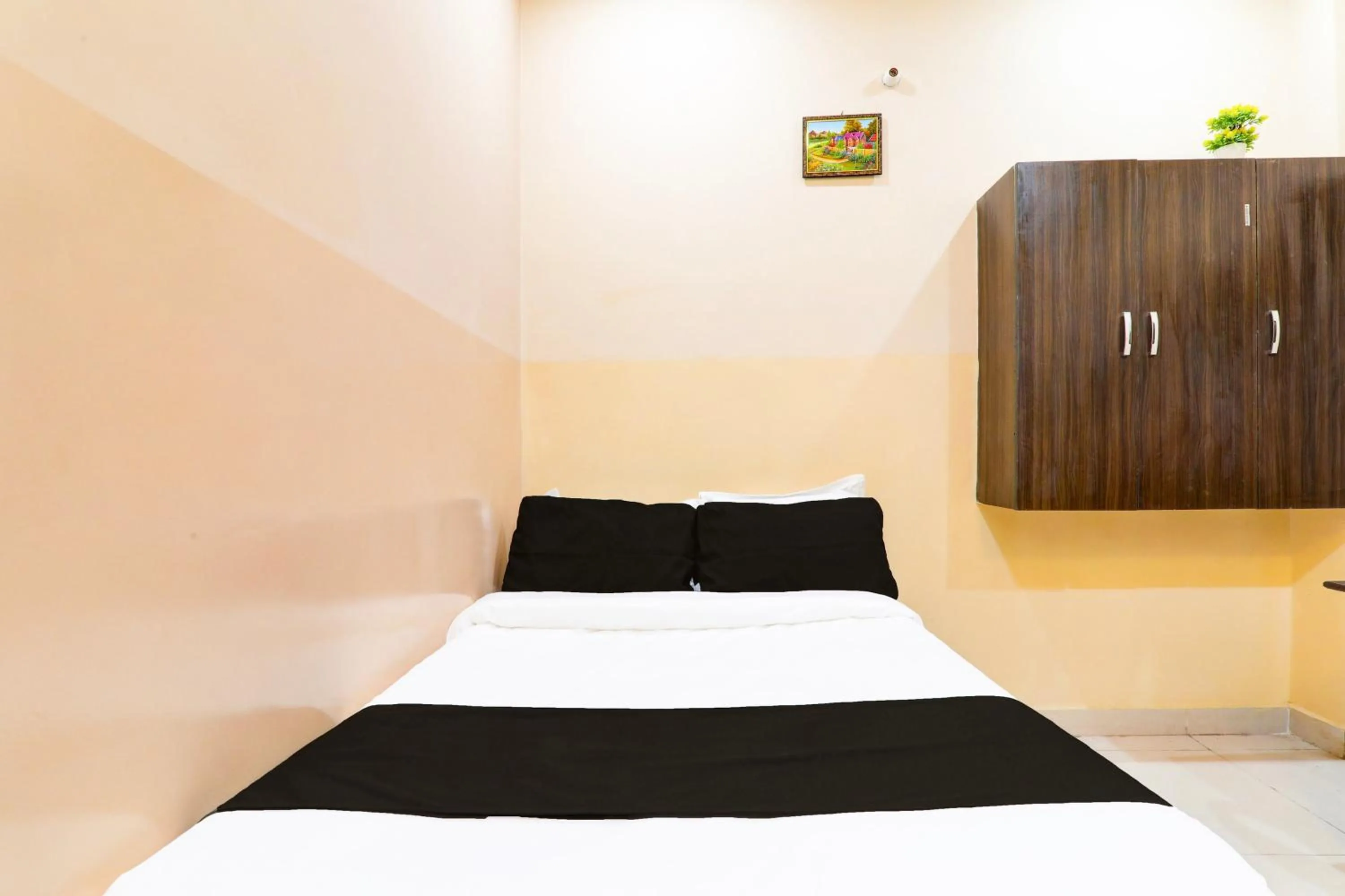 Bedroom, Bed in Super Hotel O SSK Hotel