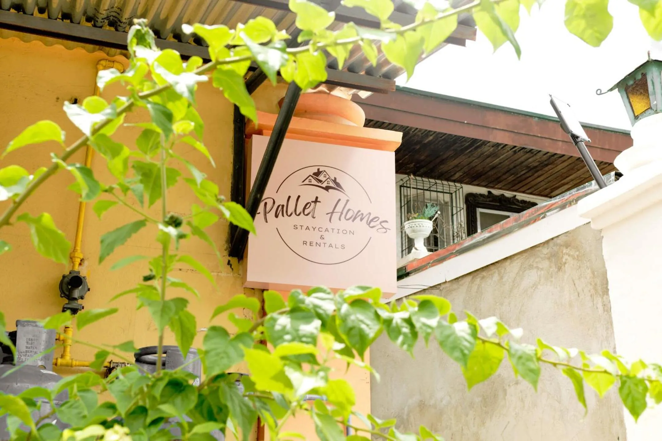 Property logo or sign in Pallet Homes - Ledesco