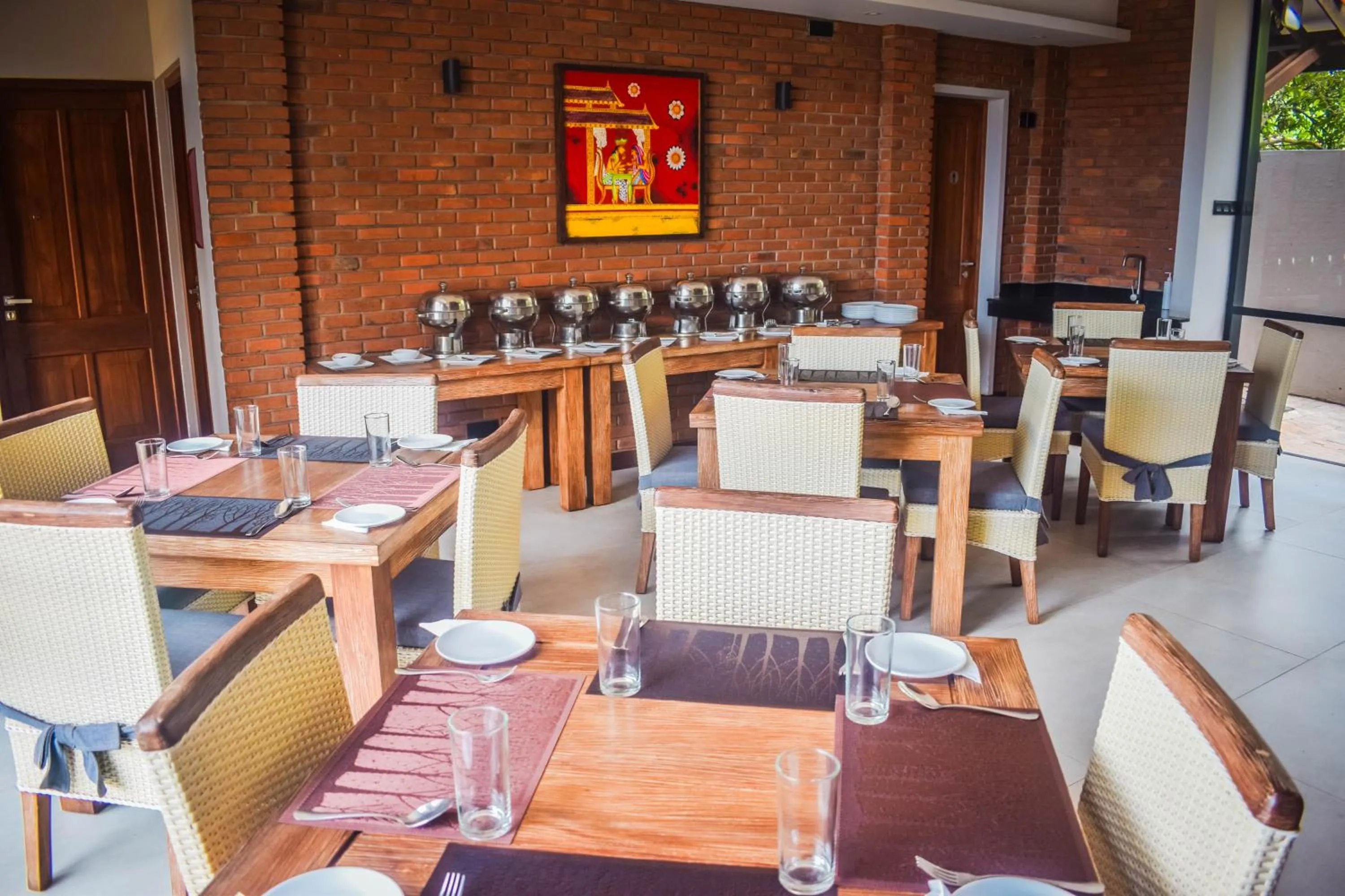 Restaurant/places to eat in Abhaya Mandapa