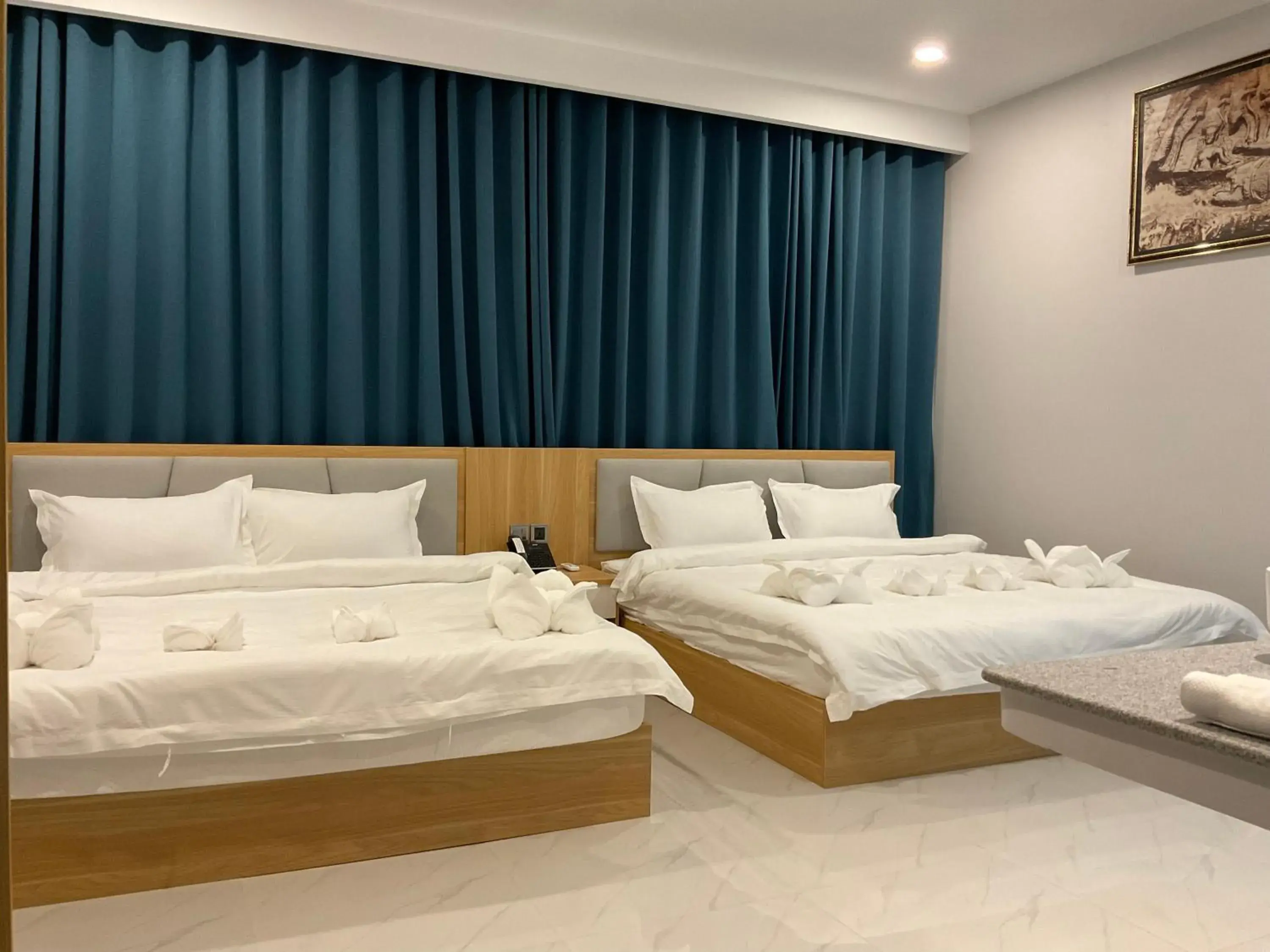 Deluxe Queen Room with Two Queen Beds in Nico’s Hotel and SkyBar Deluxe Queen Room with Two Queen Beds in Nico’s Hotel and SkyBar