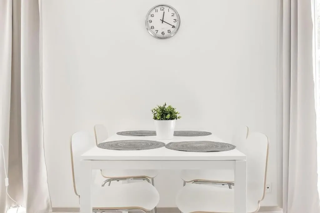 Kotimaailma - Valoisa kolmio Espoon keskustassa