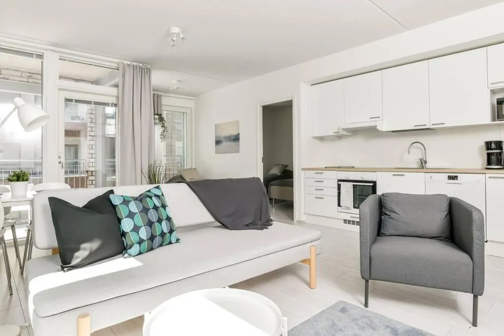 Kotimaailma - Valoisa kolmio Espoon keskustassa