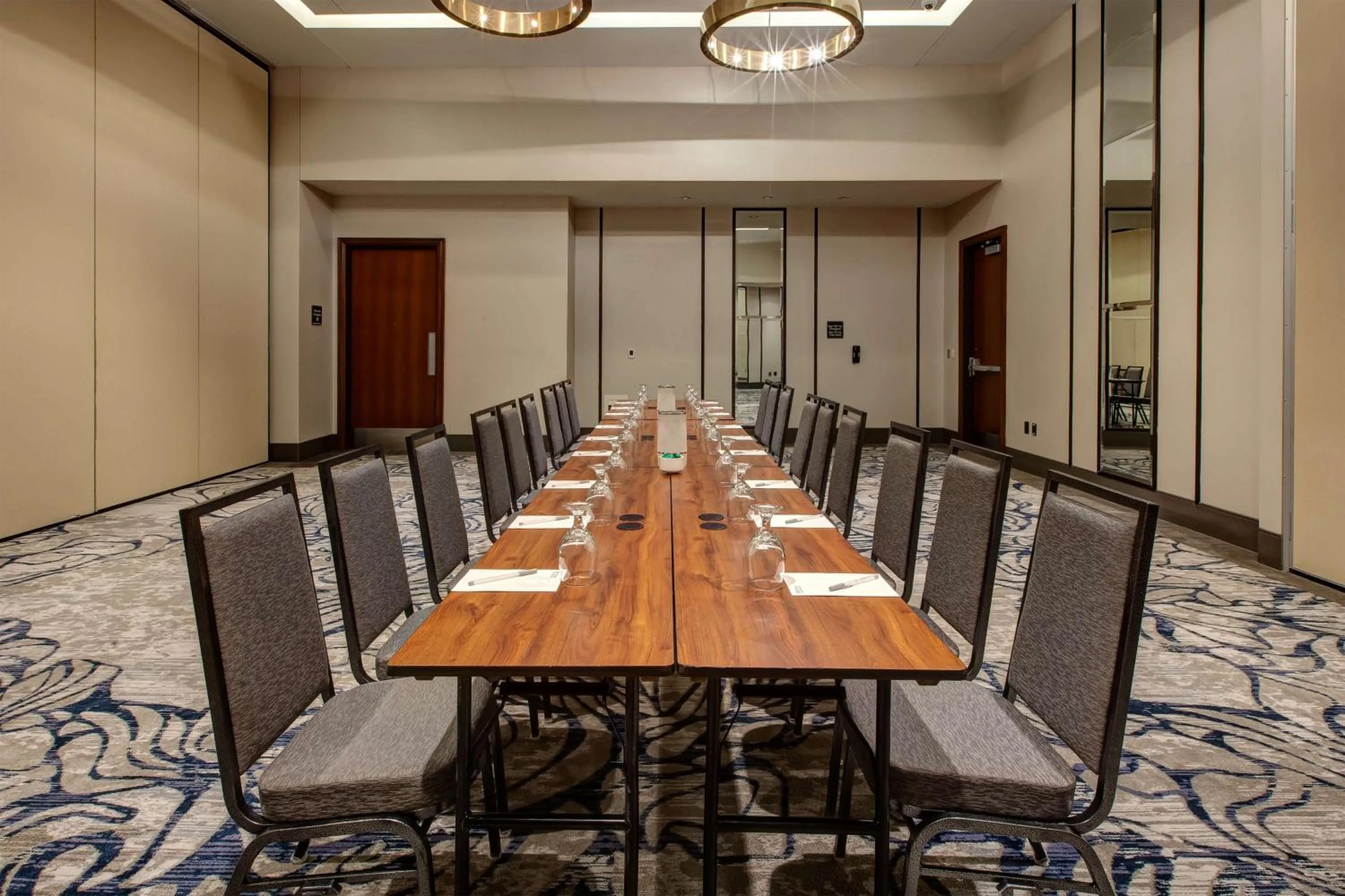 Meeting/conference room in Hilton Garden Inn Virginia Beach Oceanfront