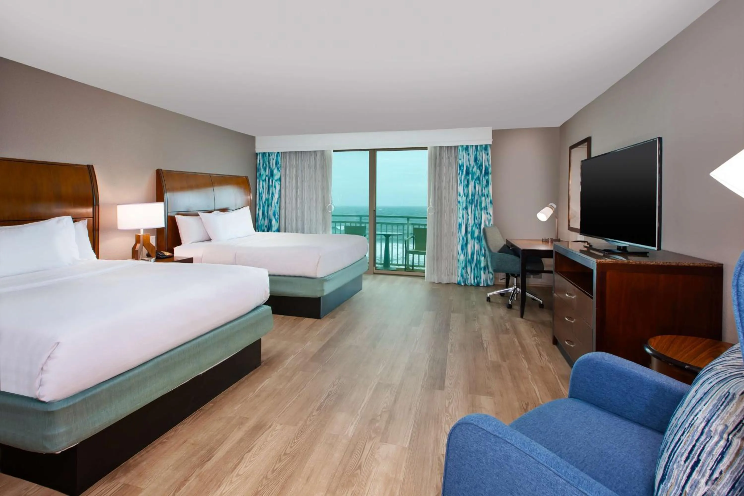 Bedroom, Bed in Hilton Garden Inn Virginia Beach Oceanfront