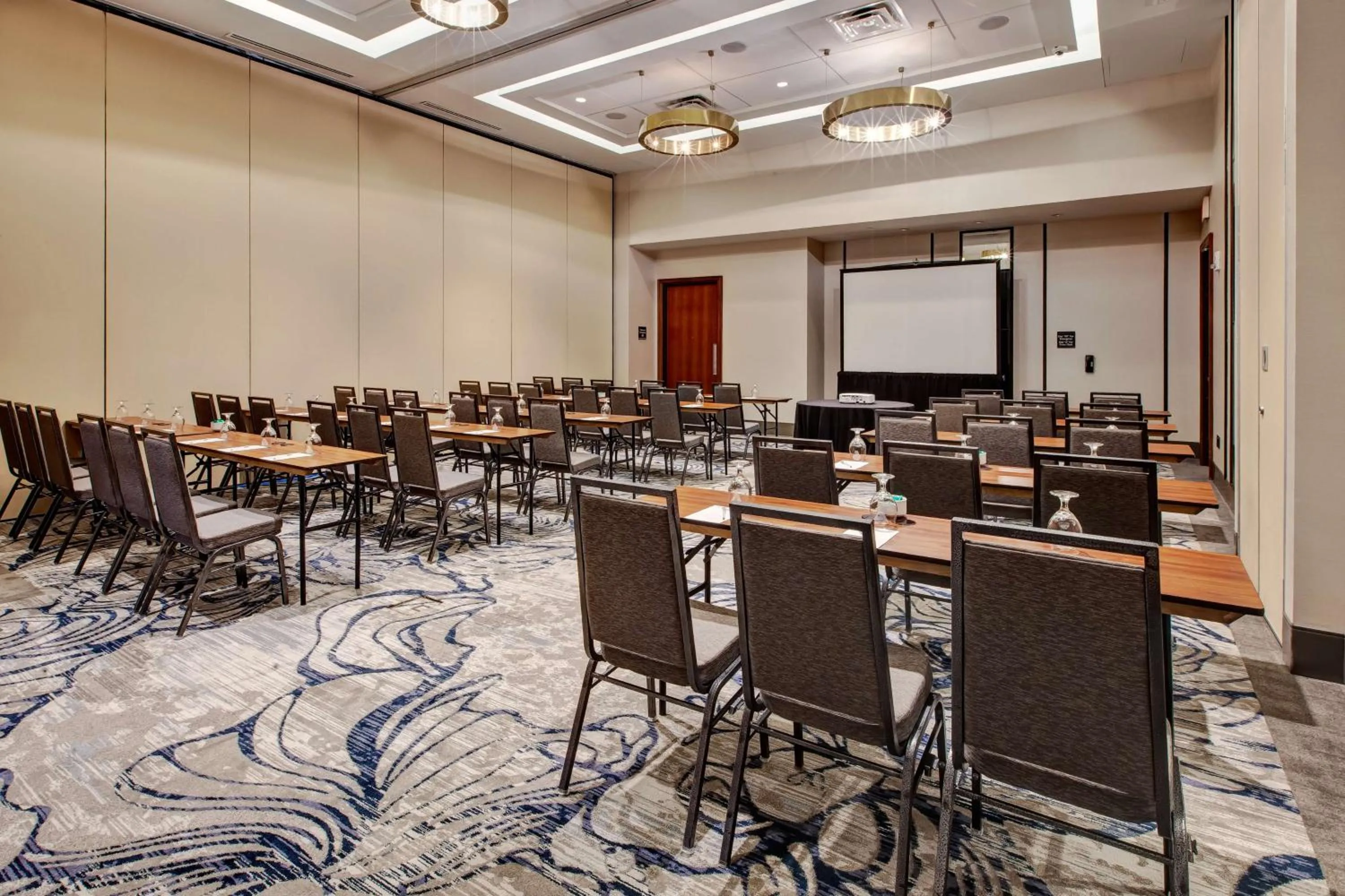 Meeting/conference room in Hilton Garden Inn Virginia Beach Oceanfront