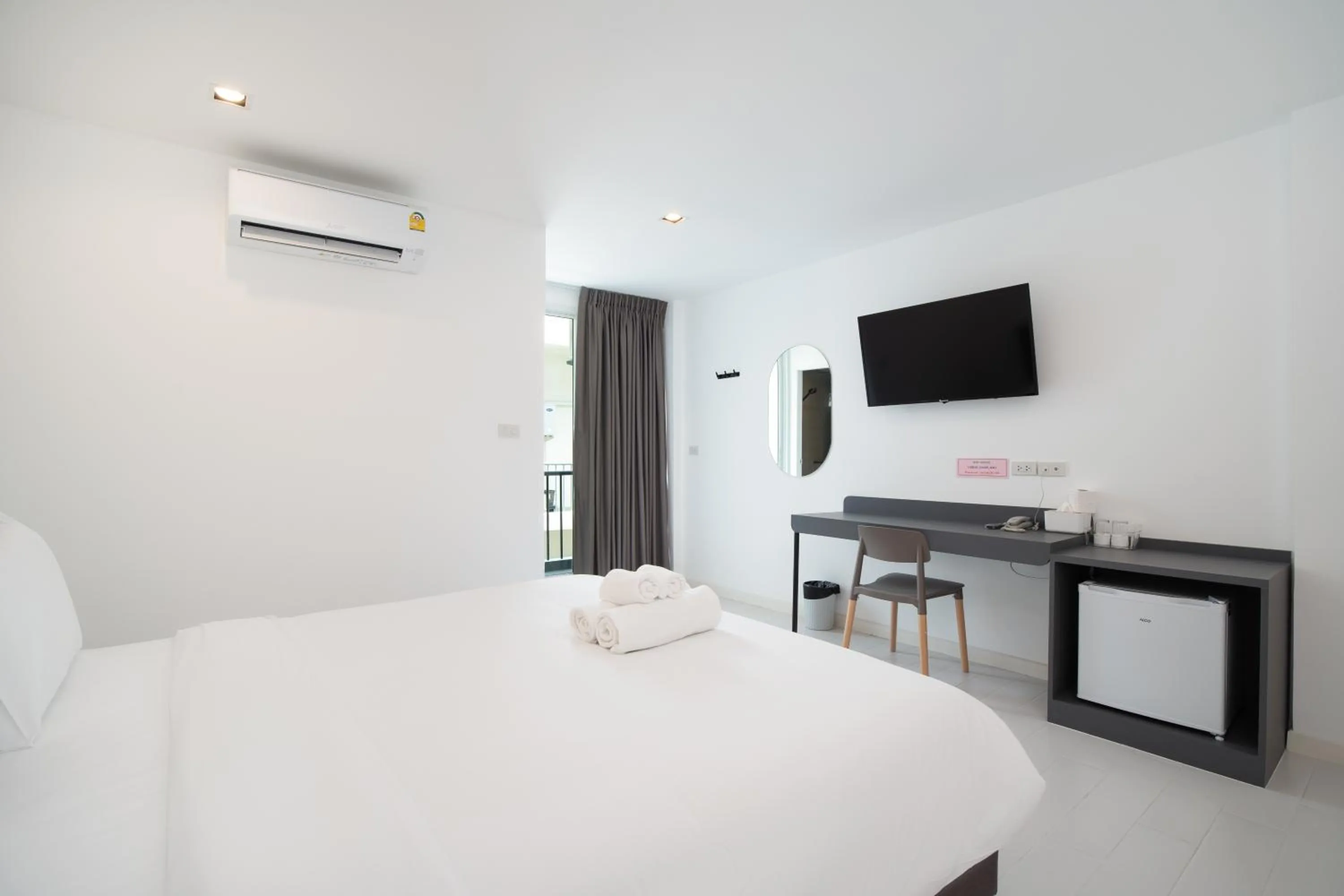 Bathroom, Bed in The Urban Oasis