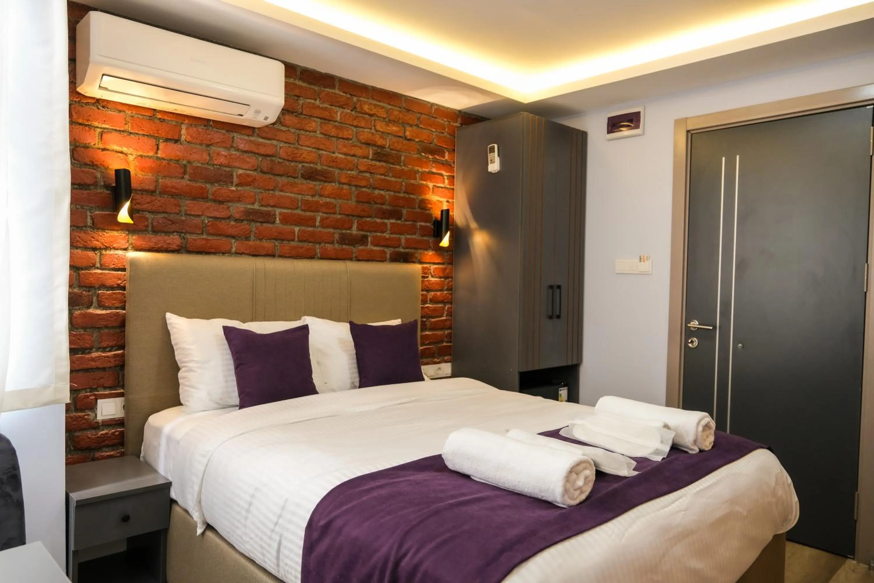 Bed in Yellow Mansion