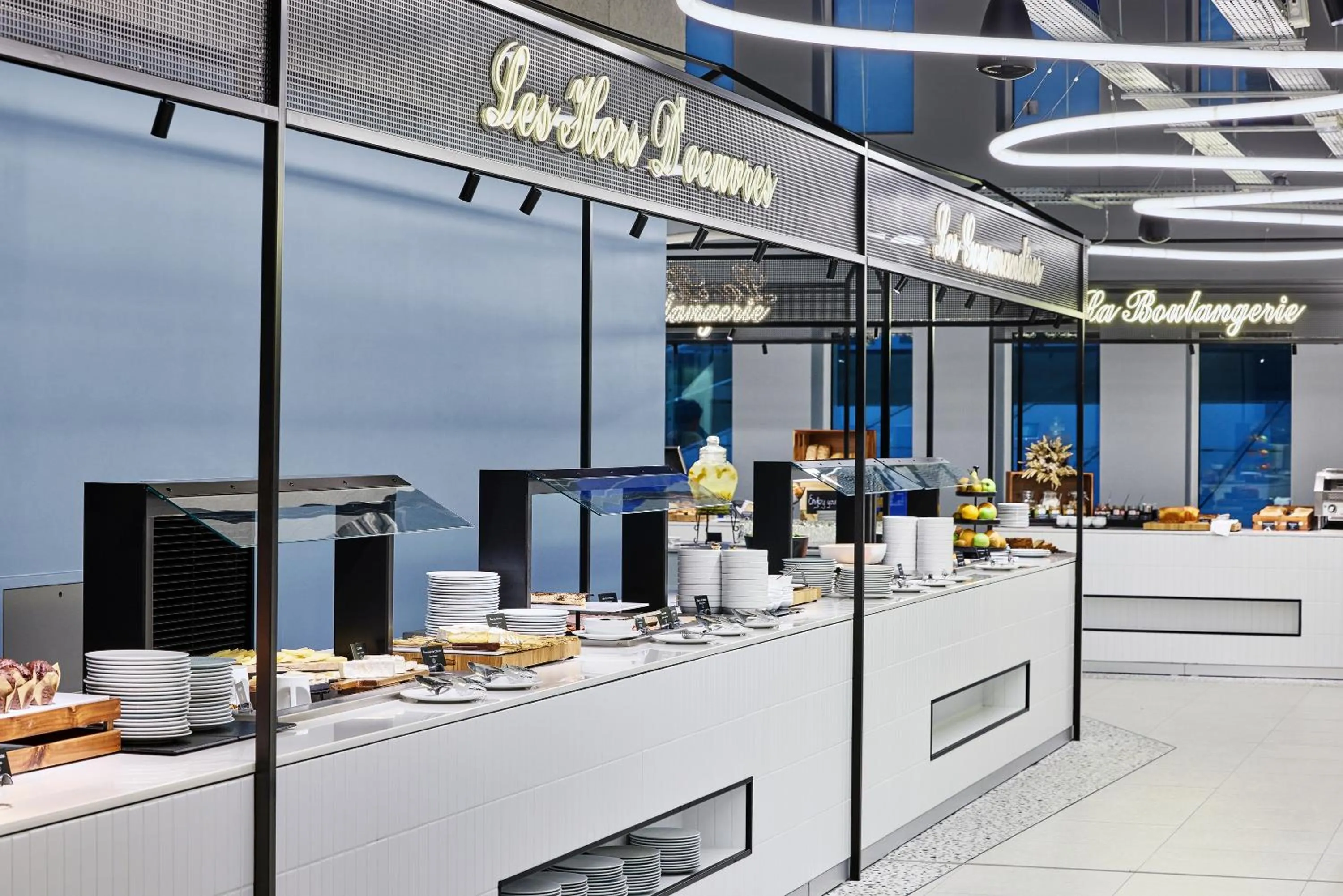 Restaurant/places to eat in H4 Hotel Wyndham Paris Pleyel Resort