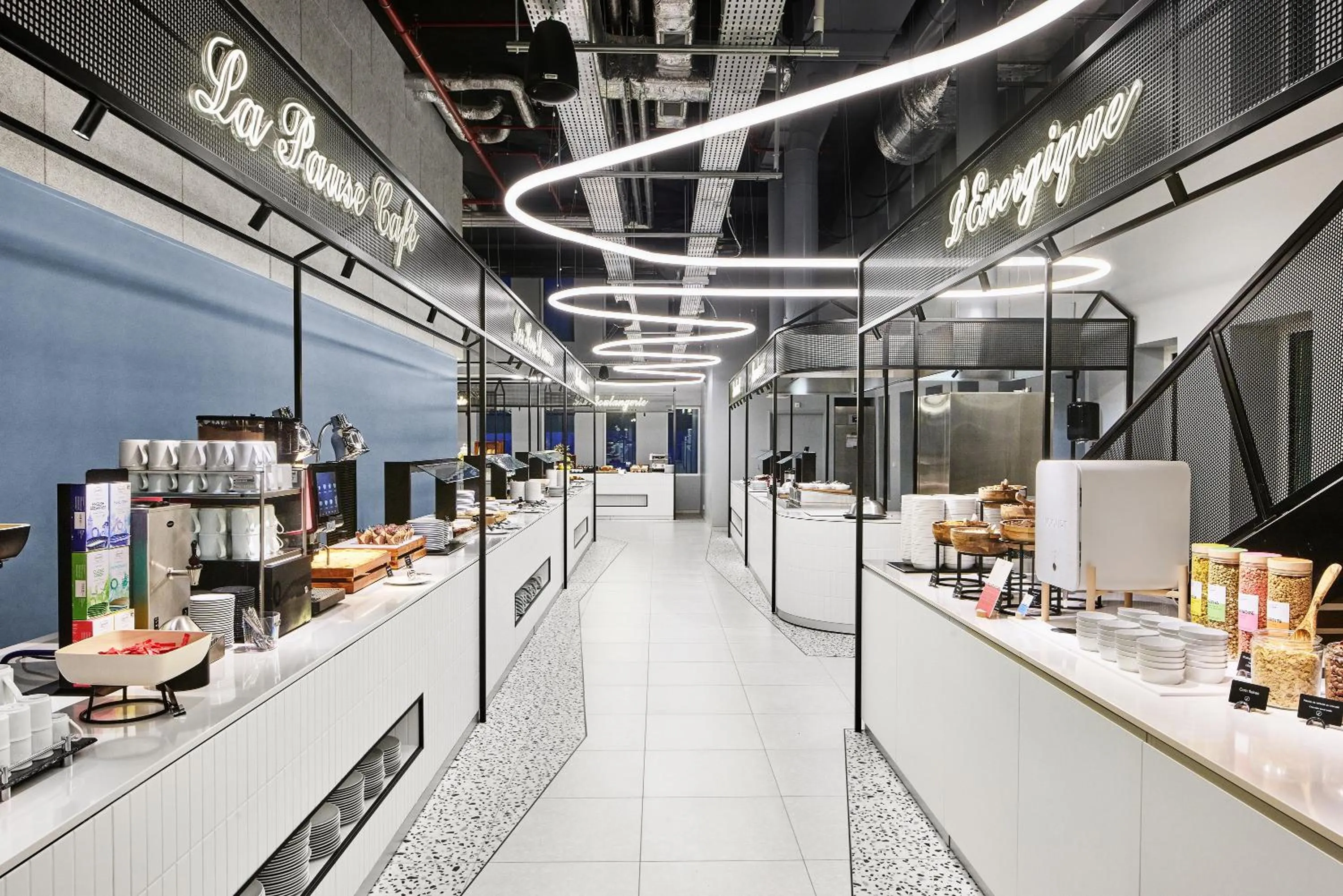 Restaurant/places to eat in H4 Hotel Wyndham Paris Pleyel Resort