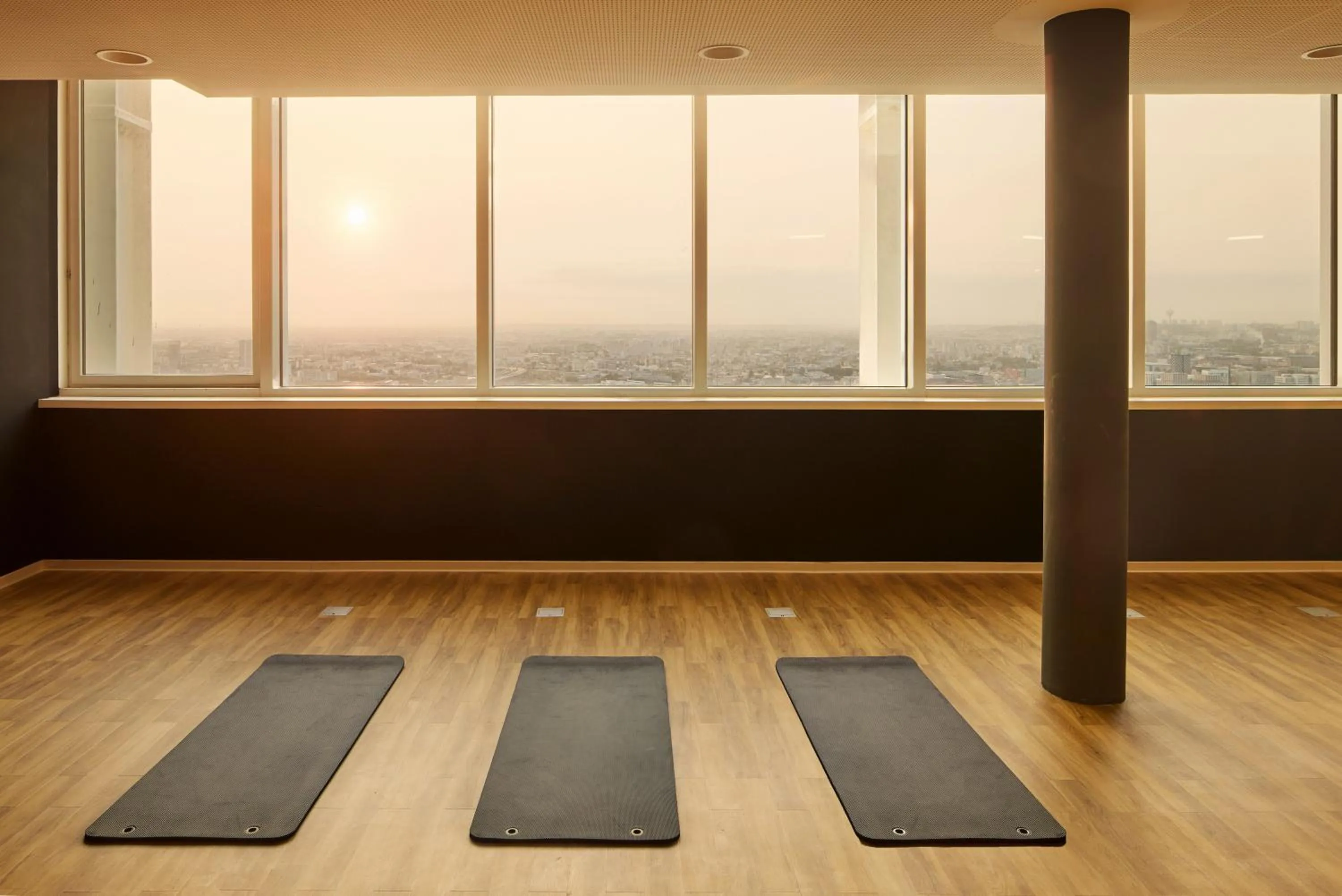 Fitness centre/facilities in H4 Hotel Wyndham Paris Pleyel Resort