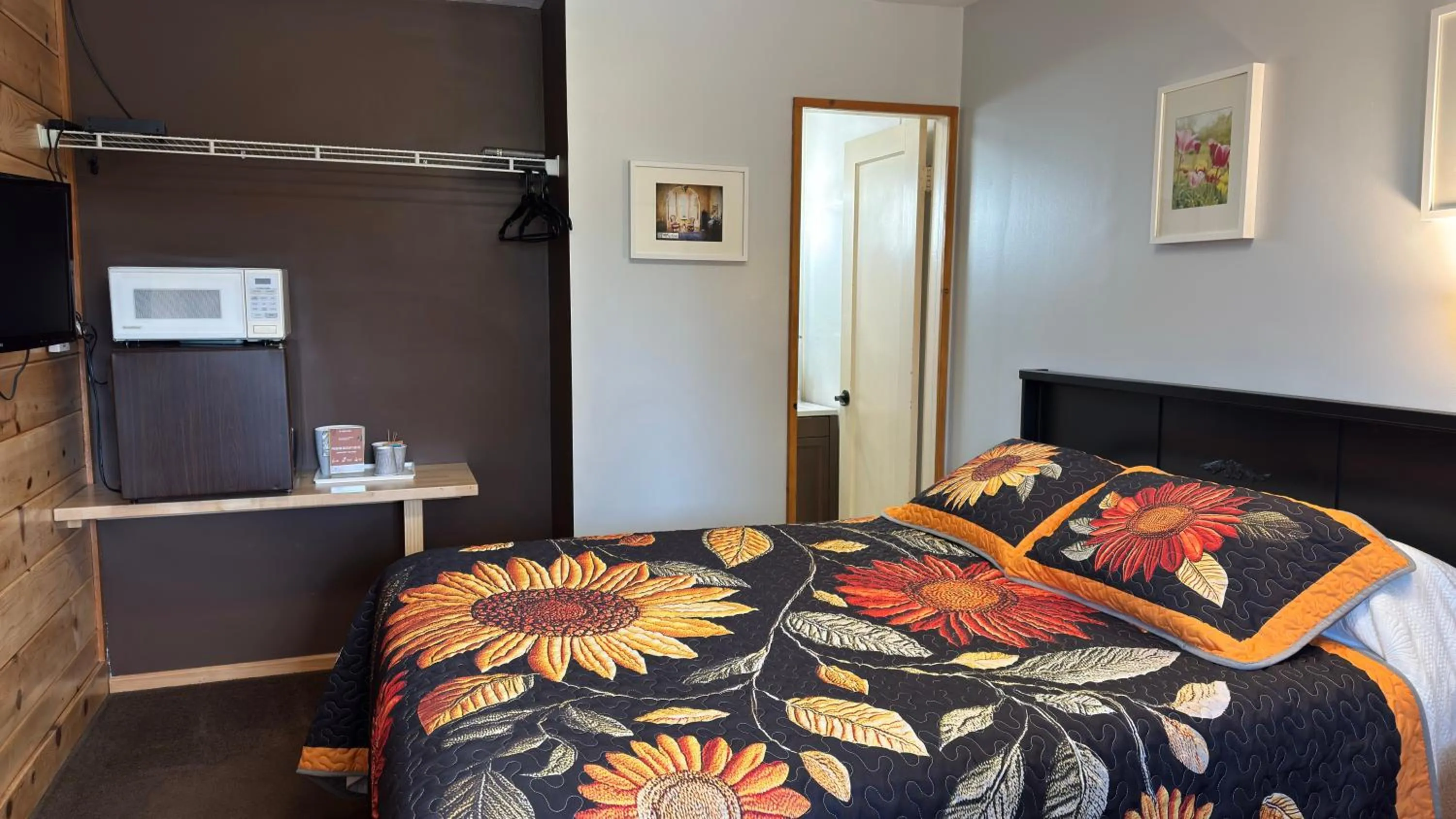 Bed in Walla Walla Garden Motel