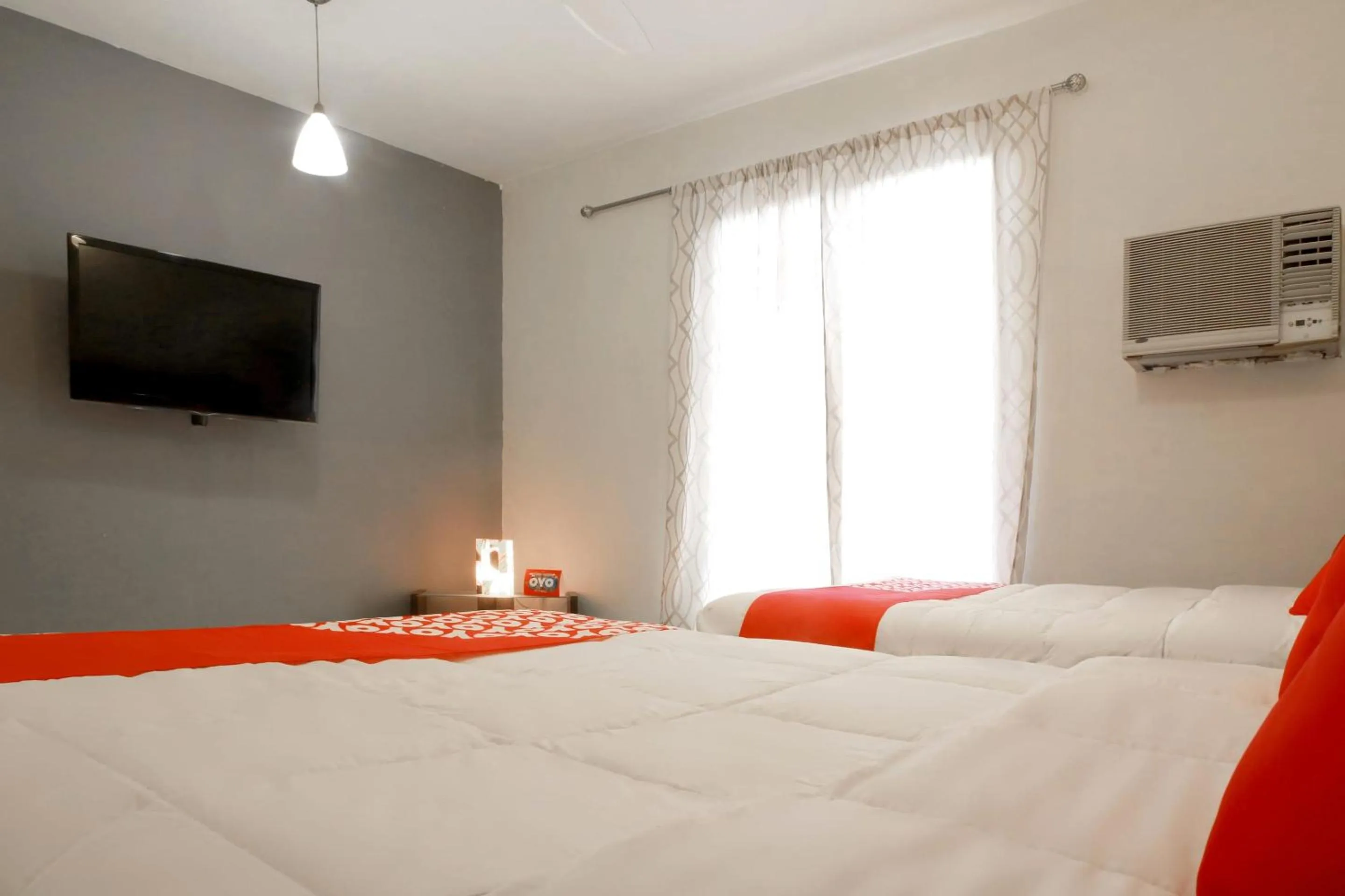 Bedroom, TV/Entertainment Center in OYO Hotel Maria Otilia Falla, Papantla