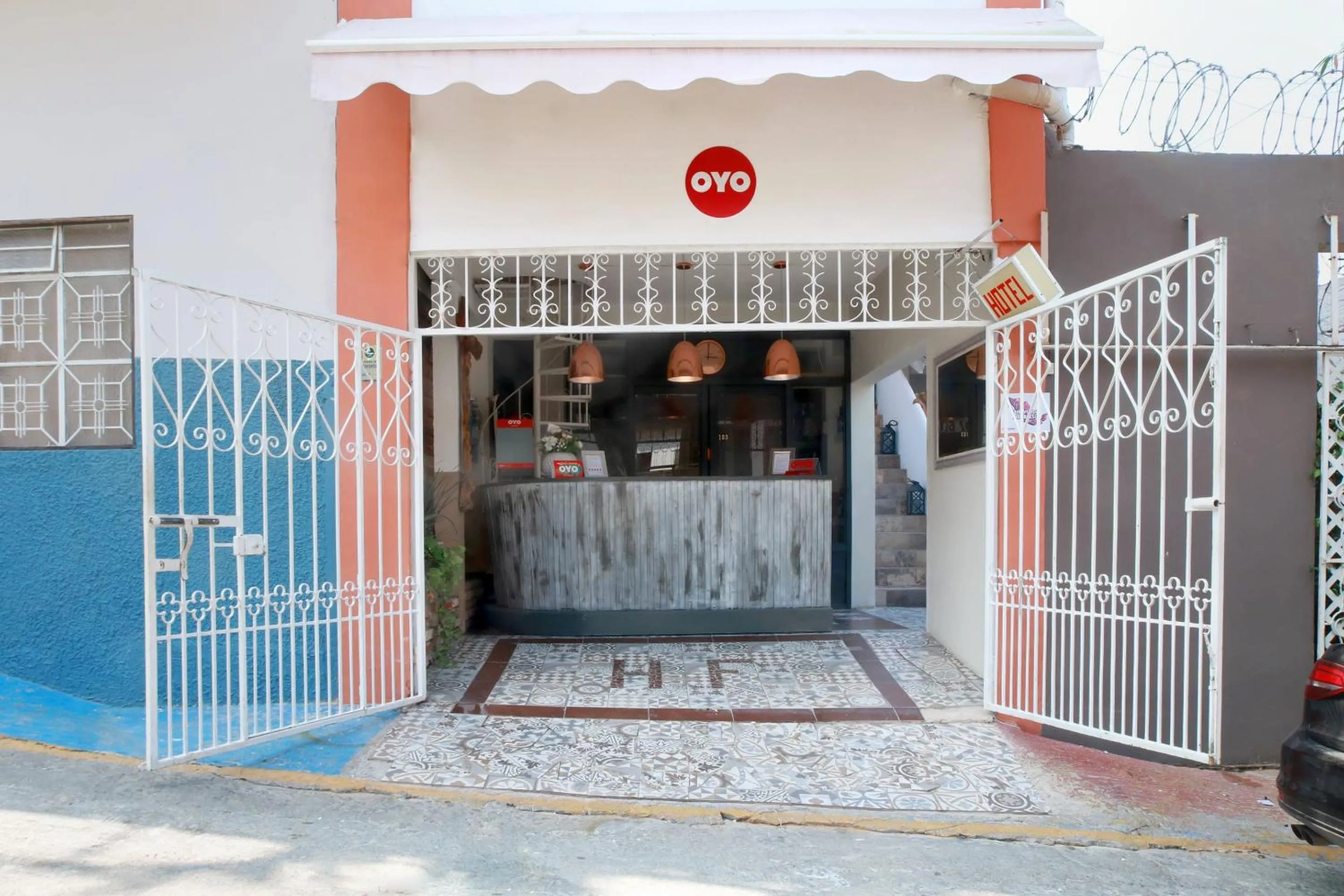 Facade/entrance in OYO Hotel Maria Otilia Falla, Papantla