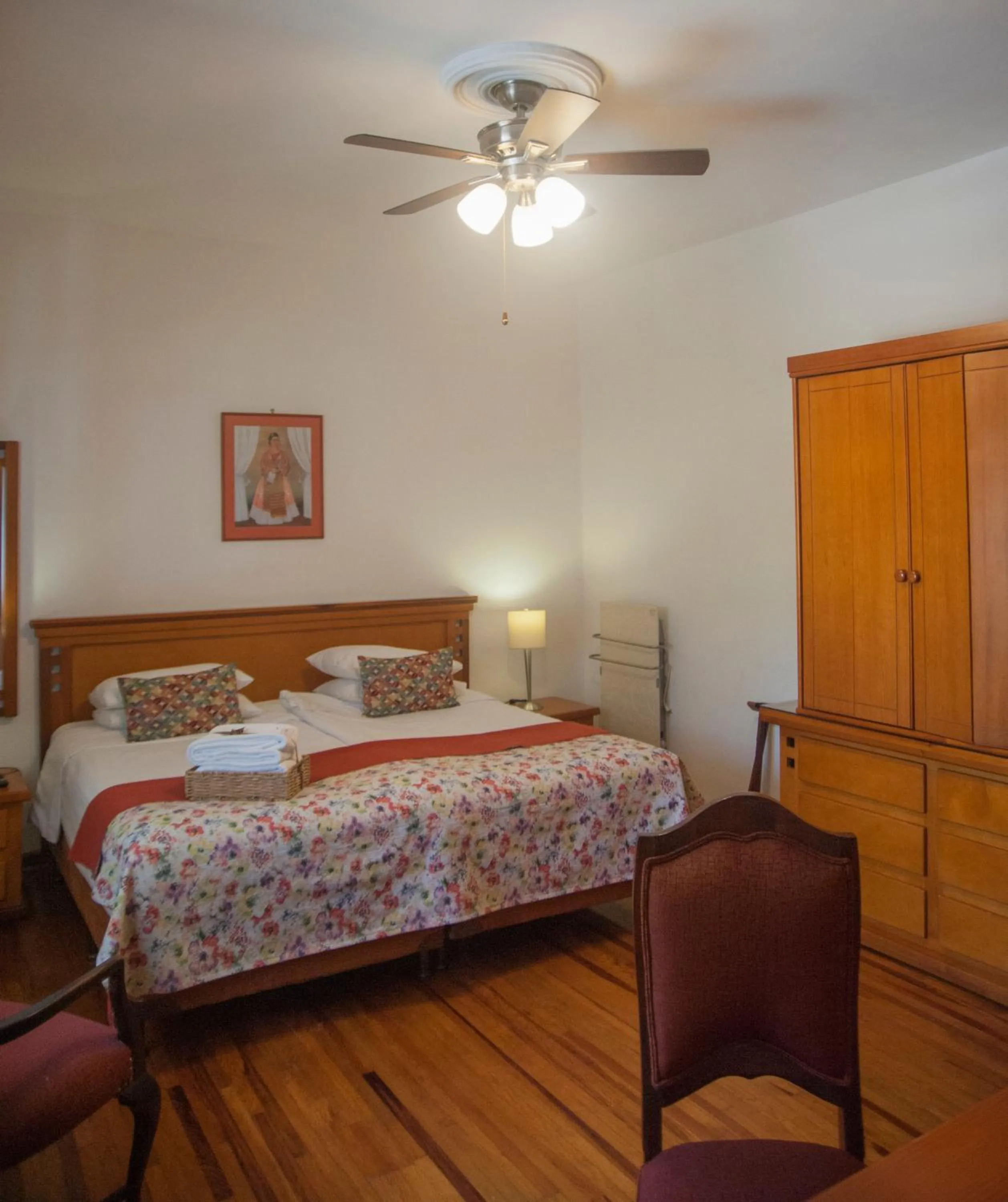 Bed in Chalet del Carmen, Coyoacán