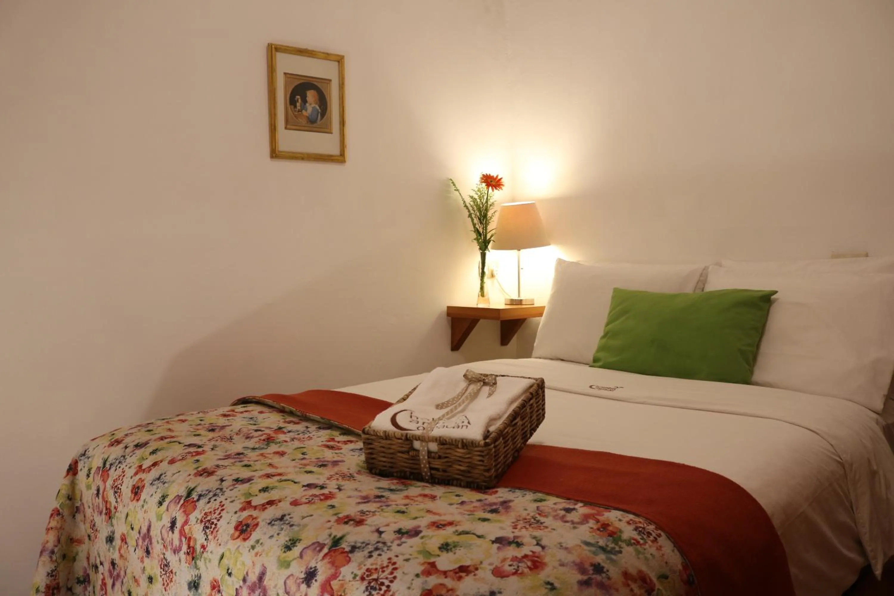 Bed in Chalet del Carmen, Coyoacán