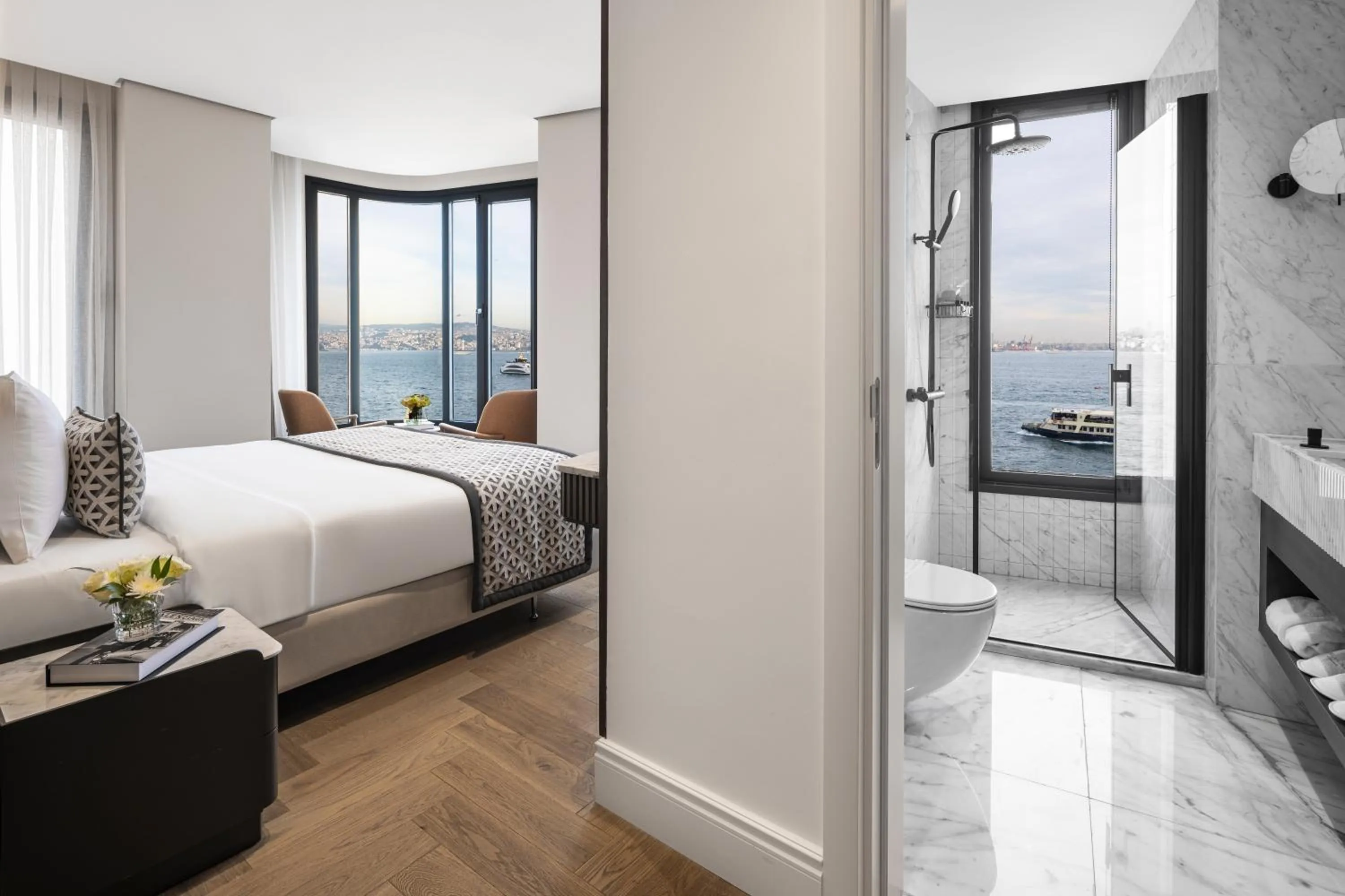 Sea view, Bed in Dream Inn Karaköy Bosphorus