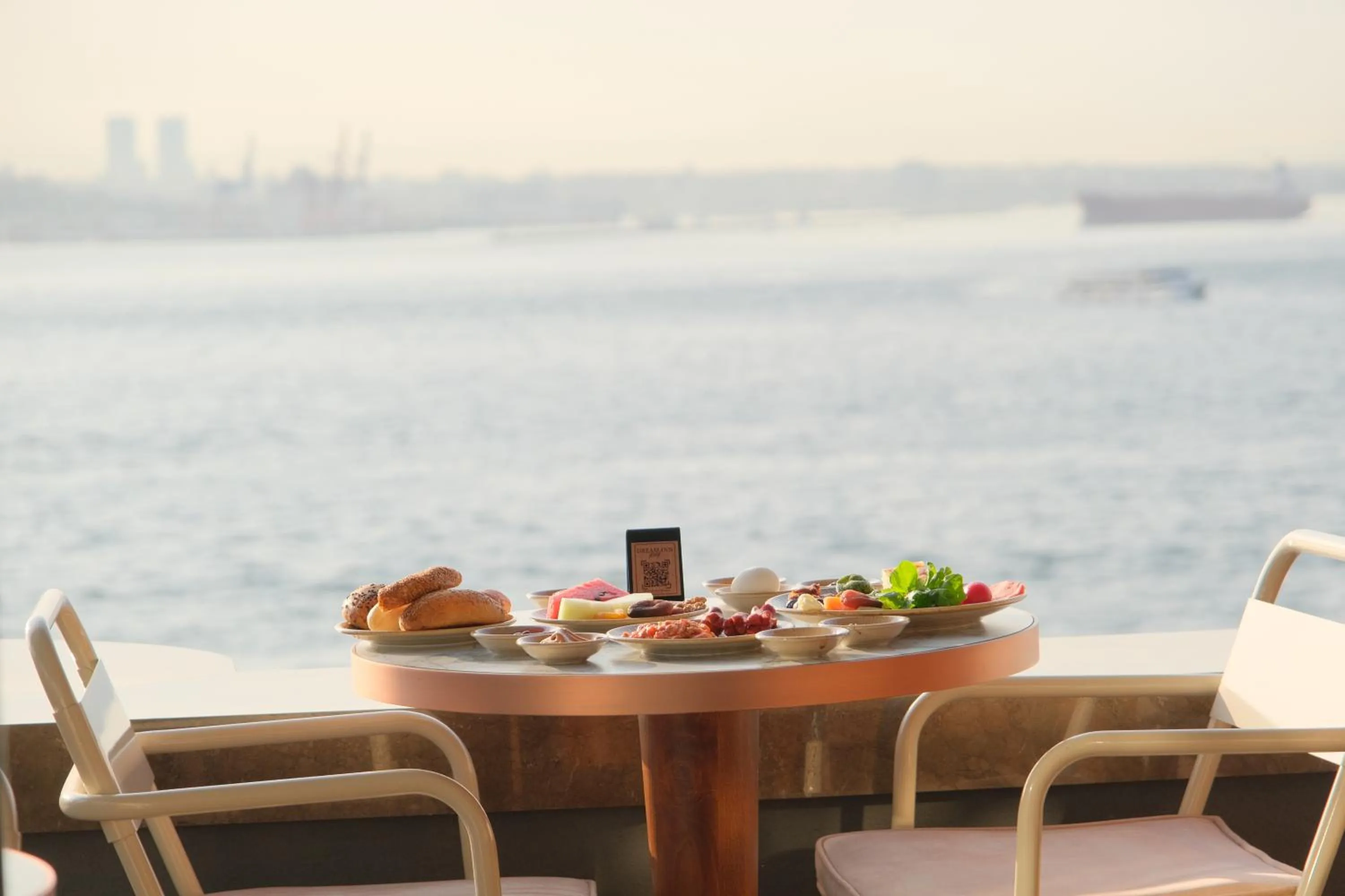 Day in Dream Inn Karaköy Bosphorus