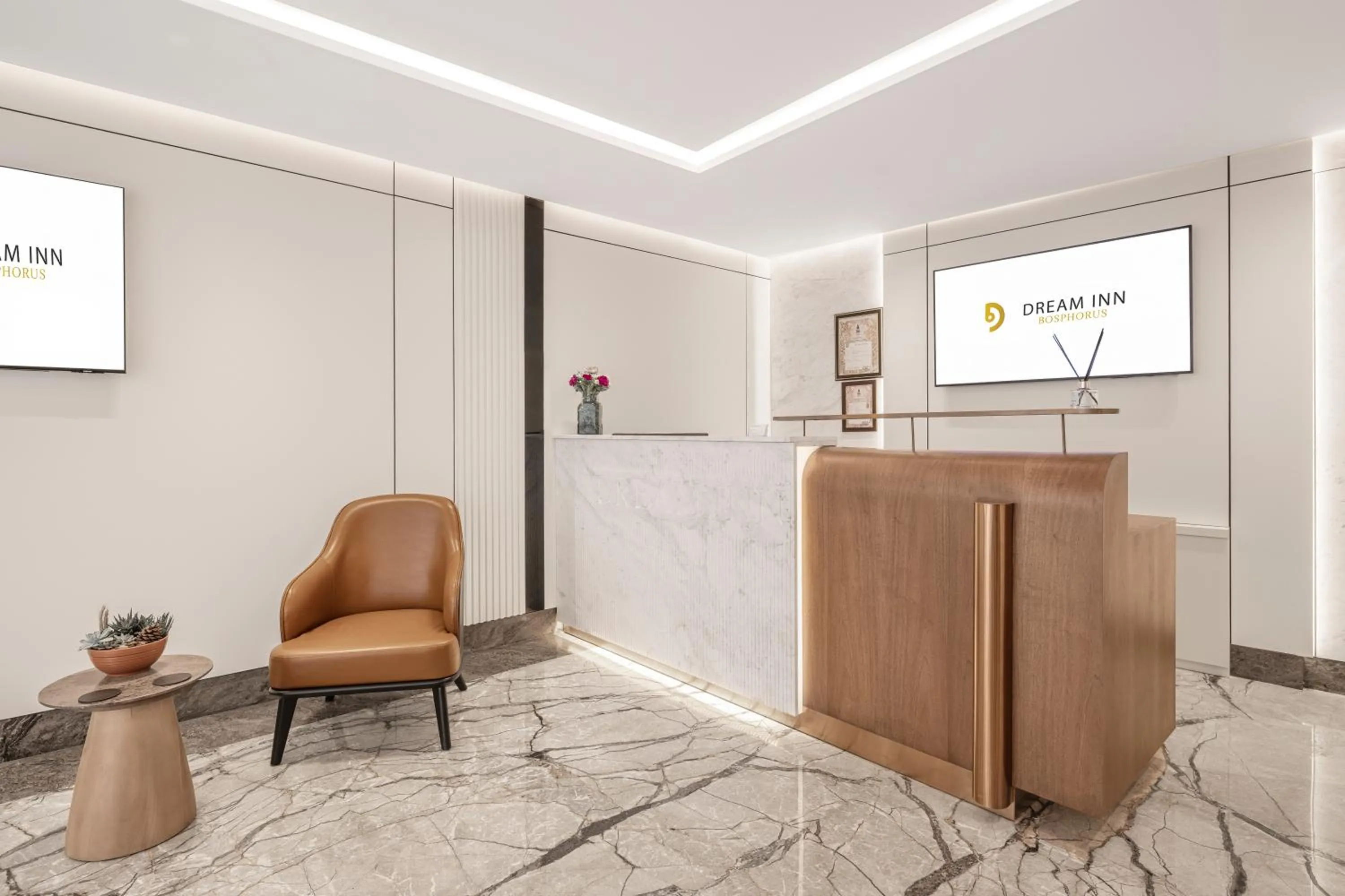 Lobby or reception in Dream Inn Karaköy Bosphorus