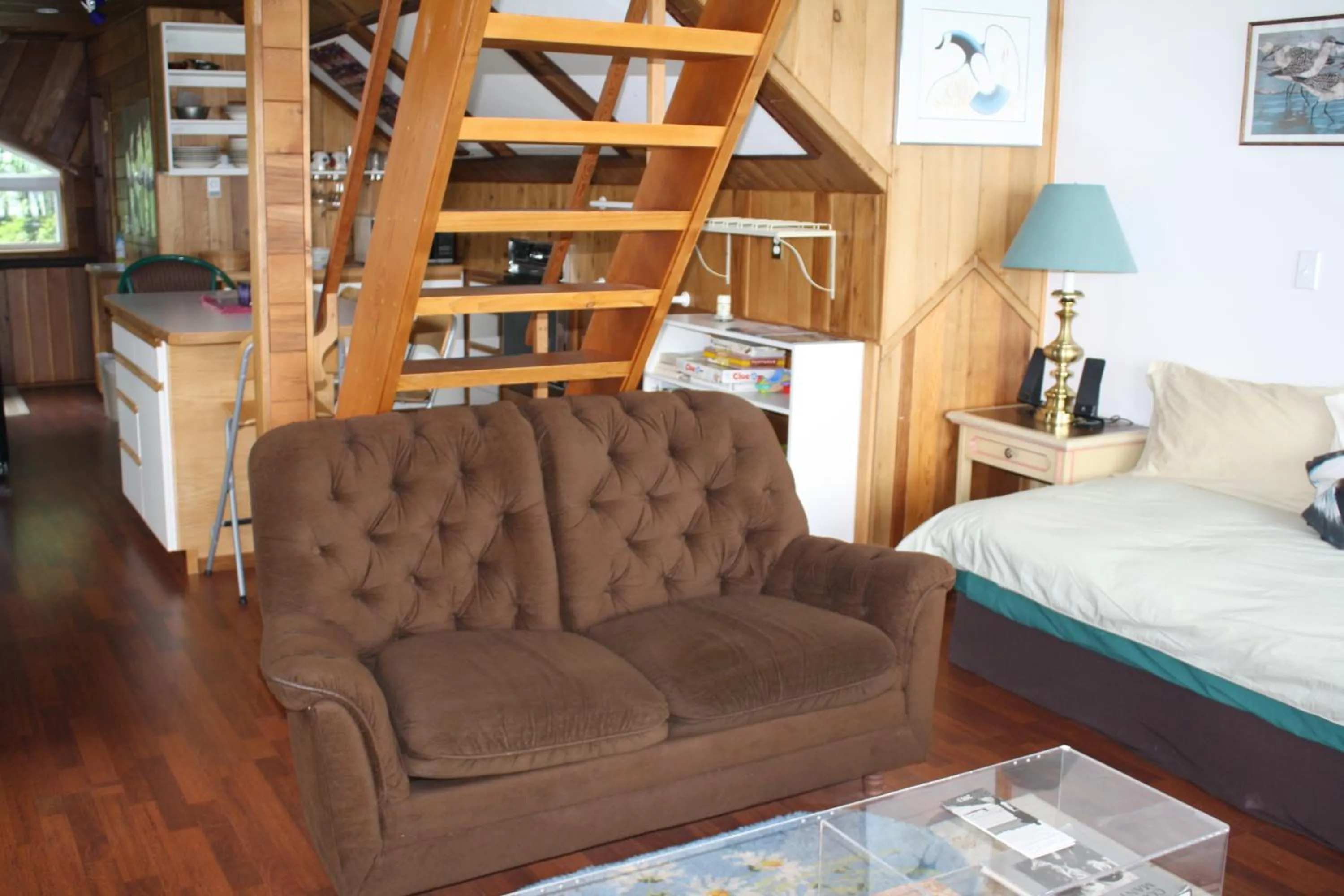 Living room in Orca Lodge