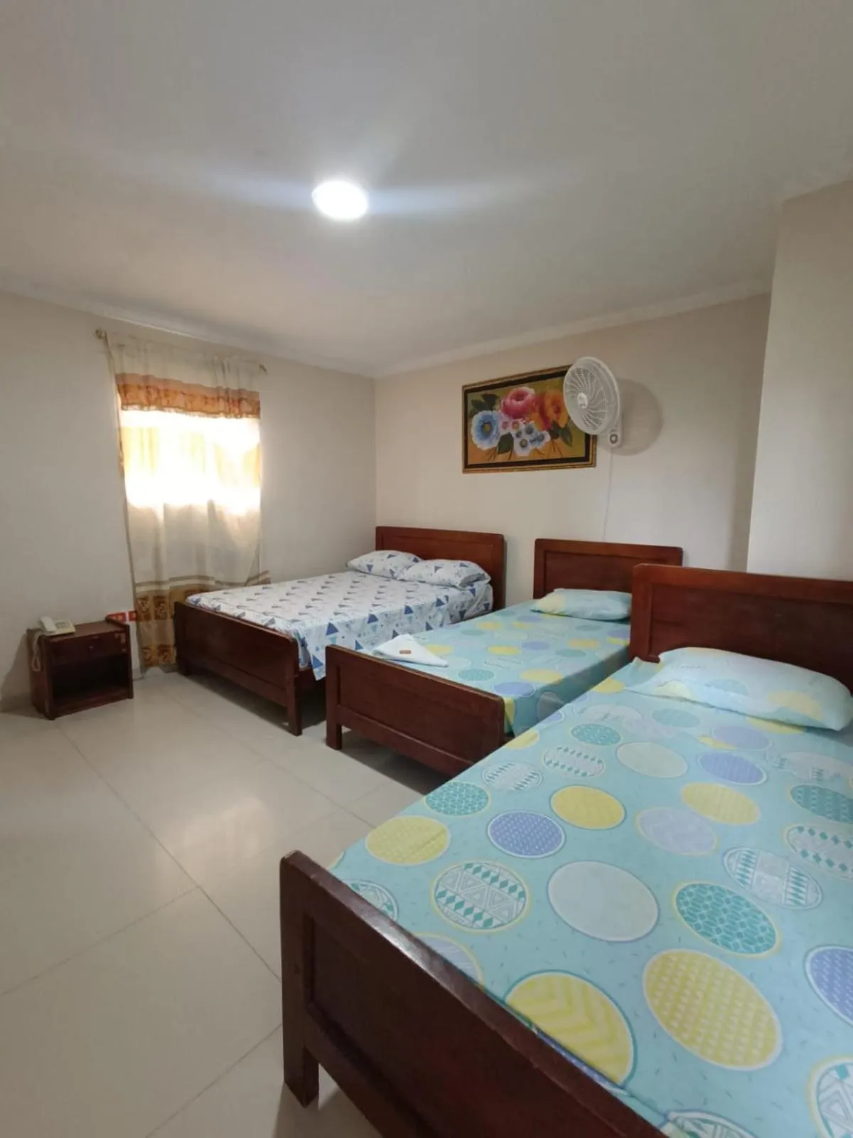 Bed in Hotel Granada Inn