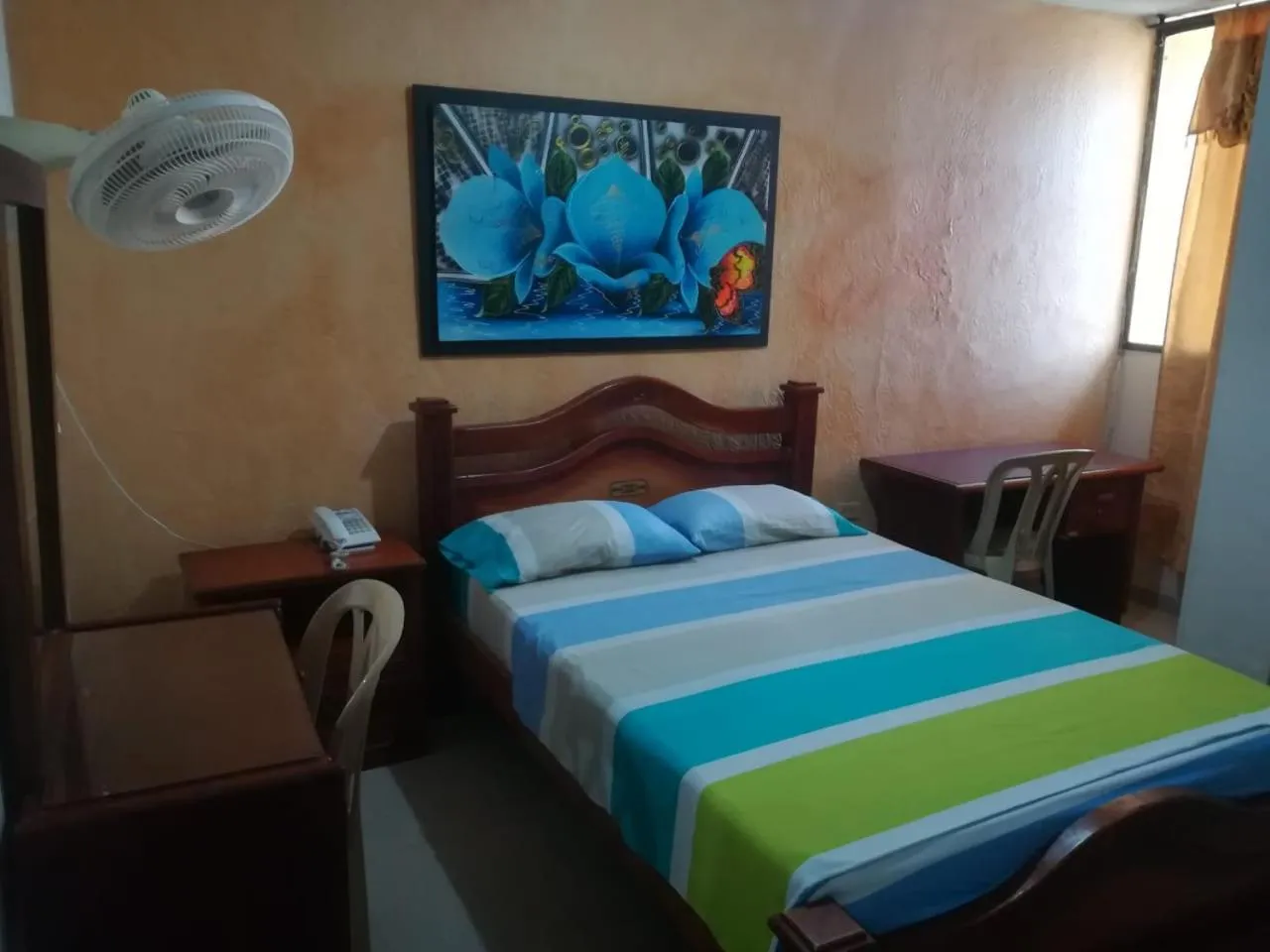 Photo of the whole room, Bed in Hotel Granada Inn