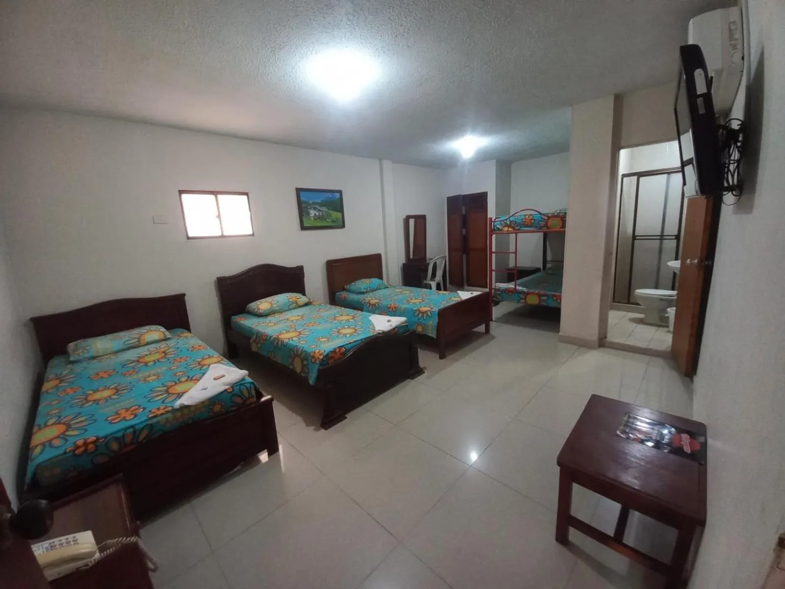 Photo of the whole room, Bed in Hotel Granada Inn