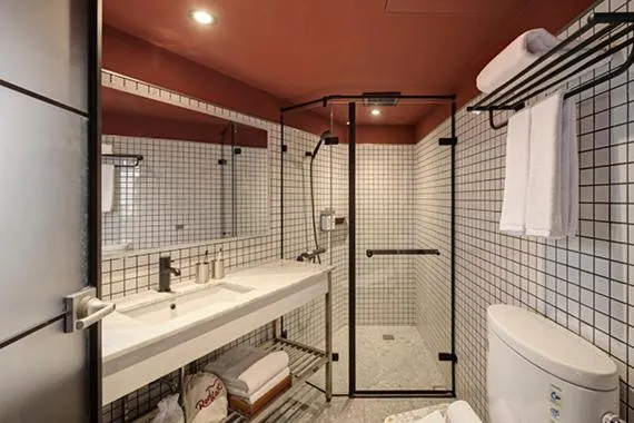 Shower in Red Dot Hotel