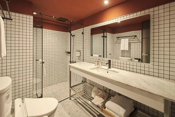 Shower in Red Dot Hotel