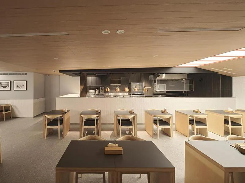 Restaurant/places to eat in Red Dot Hotel