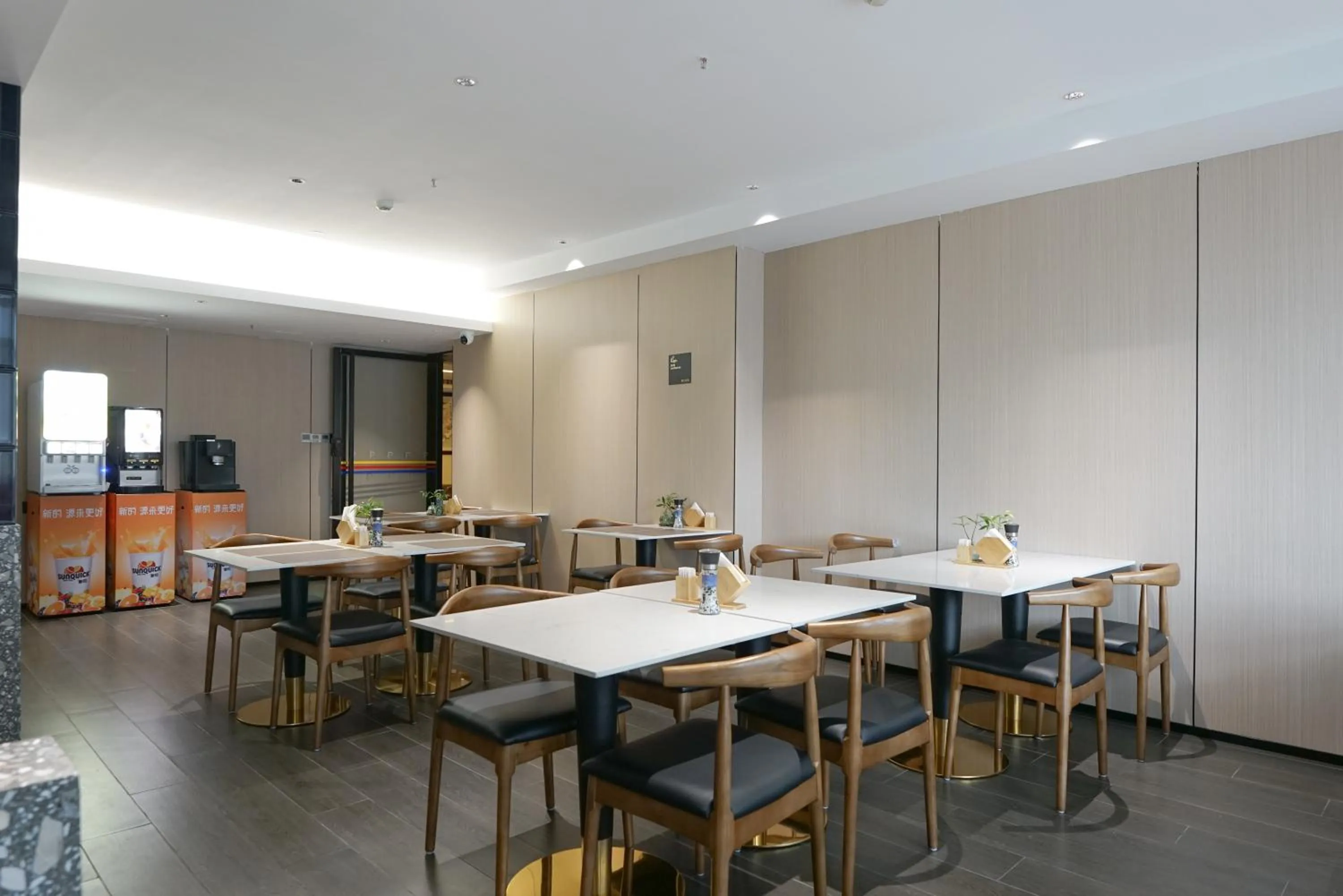 Restaurant/places to eat in Paco Hotel Tianhe Coach Terminal Metro Satation Guangzhou-Free Shuttle Bus for Canton Fair