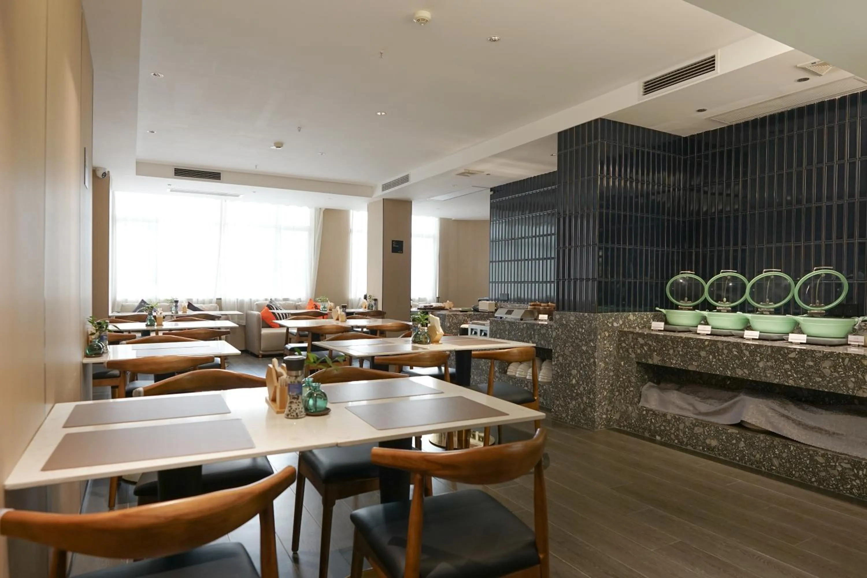 Restaurant/places to eat in Paco Hotel Tianhe Coach Terminal Metro Satation Guangzhou-Free Shuttle Bus for Canton Fair