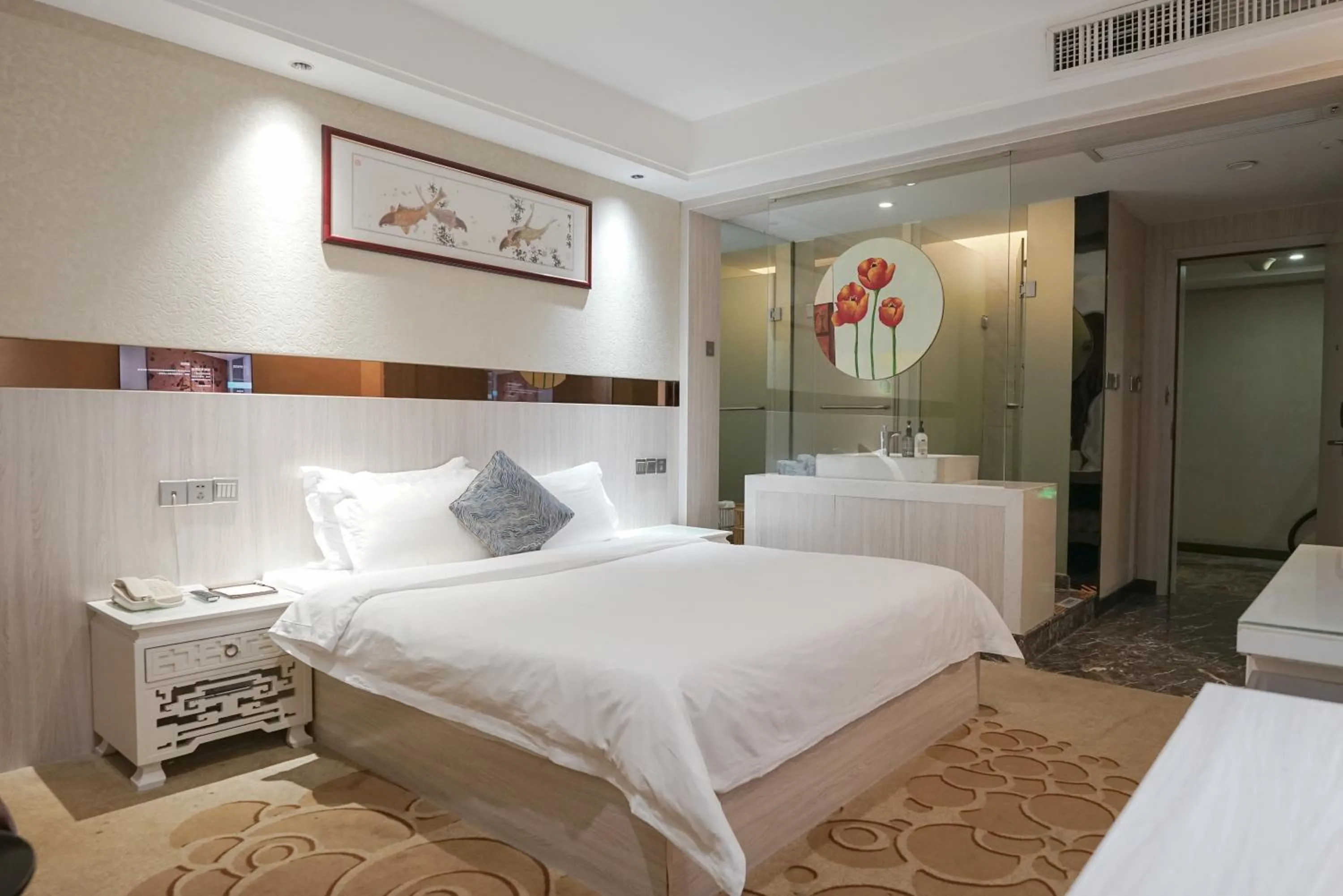 Bed in Paco Hotel Tianhe Coach Terminal Metro Satation Guangzhou-Free Shuttle Bus for Canton Fair