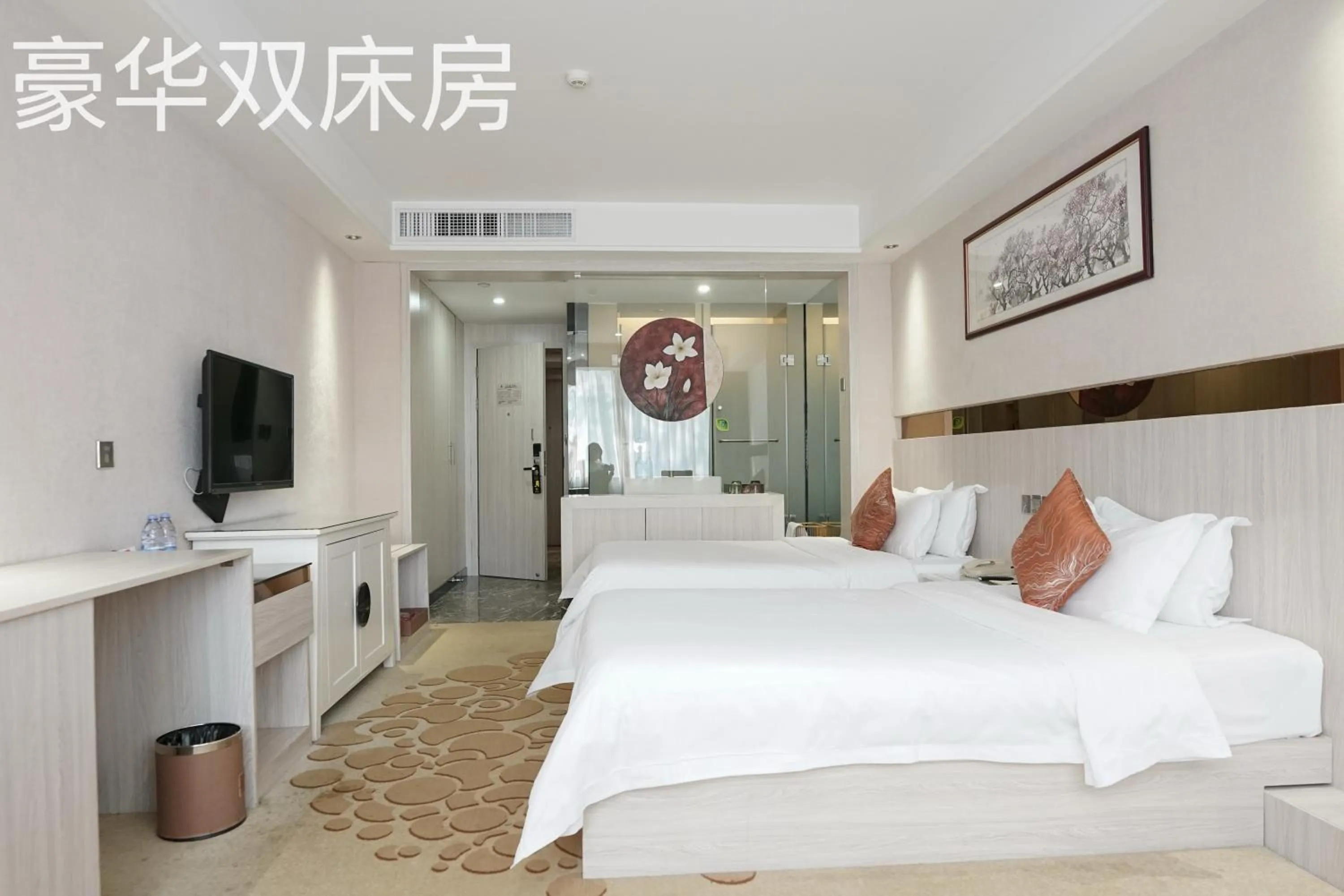 Bed in Paco Hotel Tianhe Coach Terminal Metro Satation Guangzhou-Free Shuttle Bus for Canton Fair