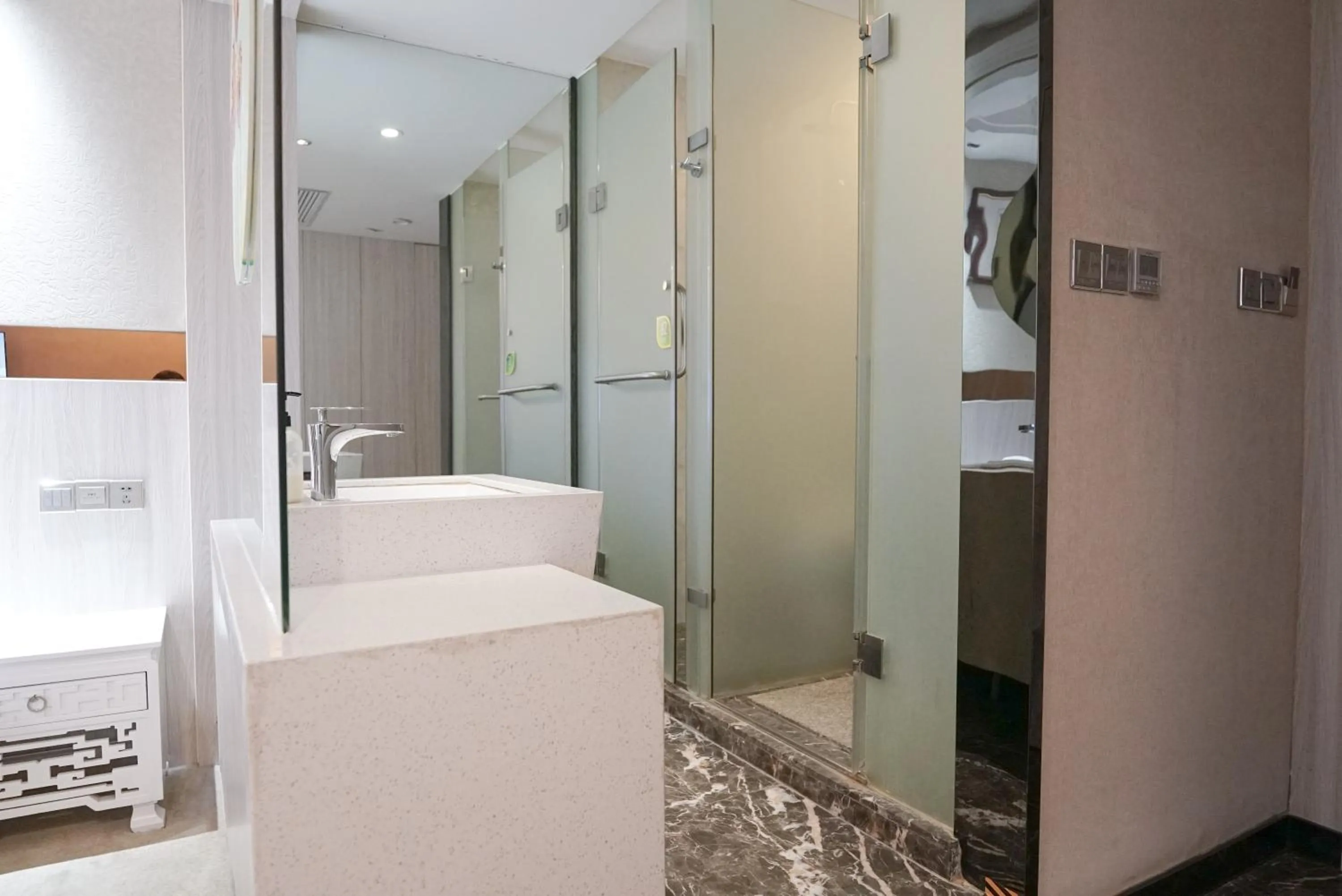 Shower in Paco Hotel Tianhe Coach Terminal Metro Satation Guangzhou-Free Shuttle Bus for Canton Fair