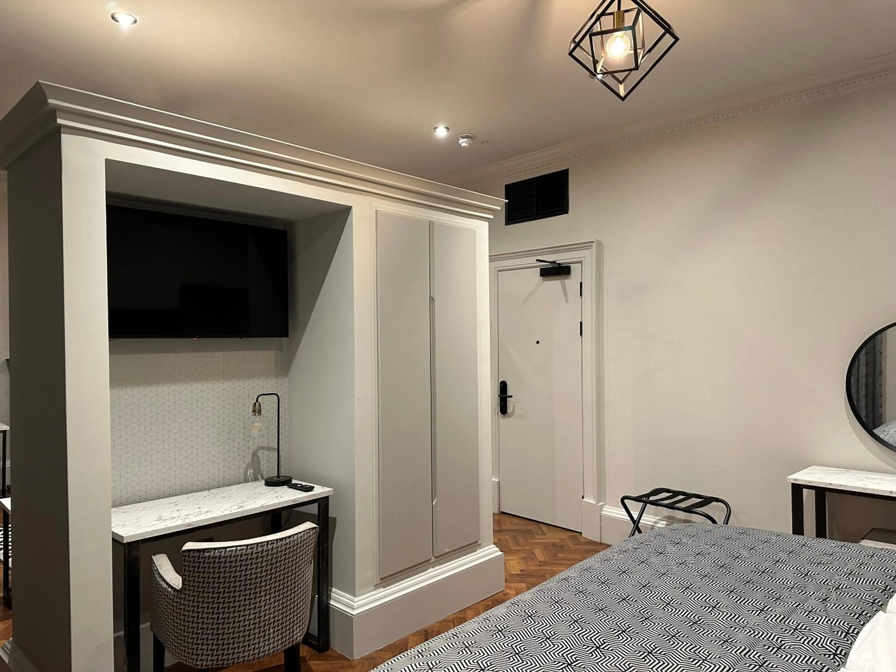 Bed in King Street Aparthotel