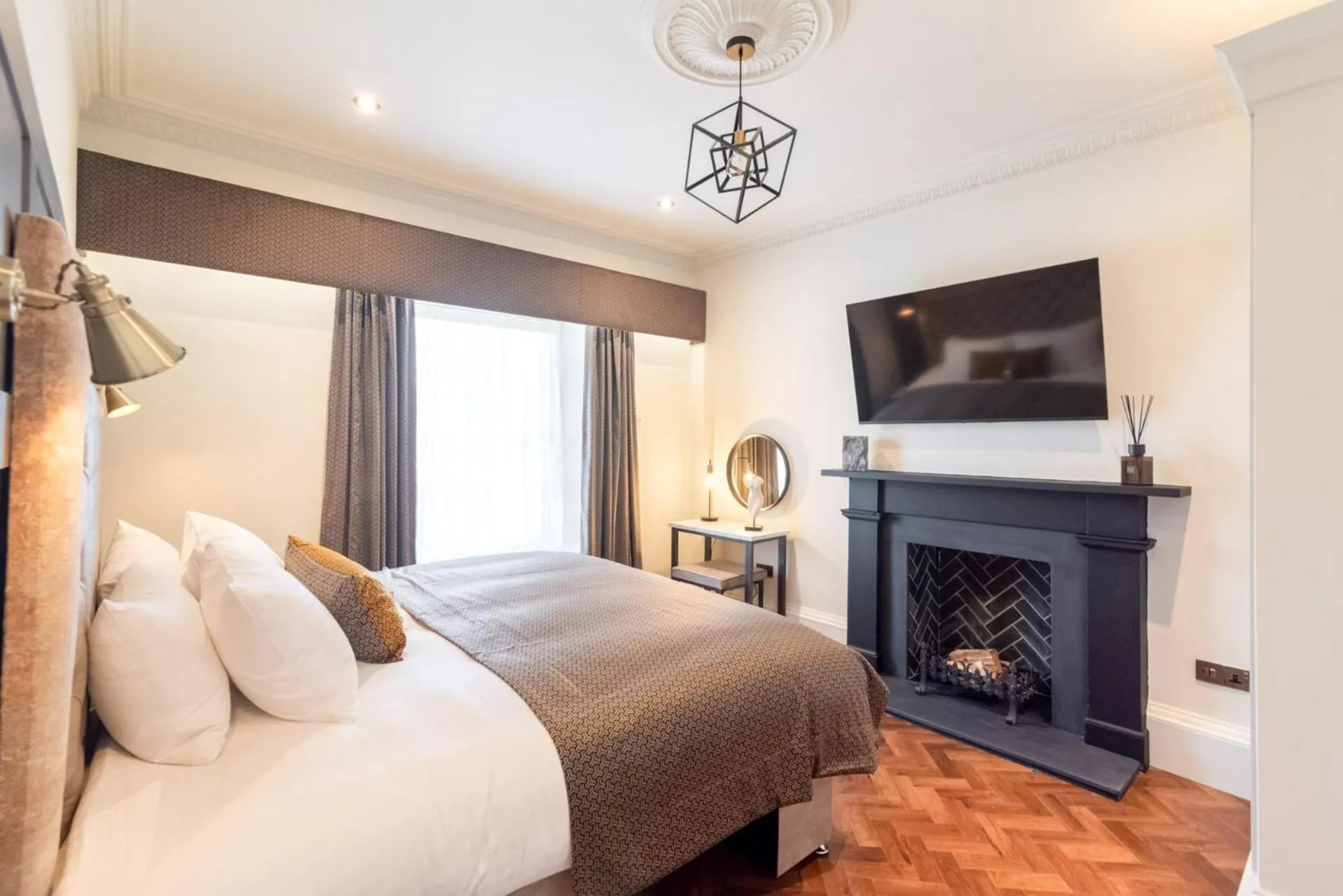 Bed in King Street Aparthotel