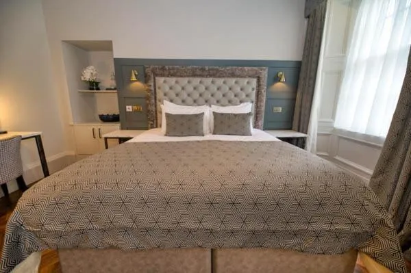 Bed in King Street Aparthotel