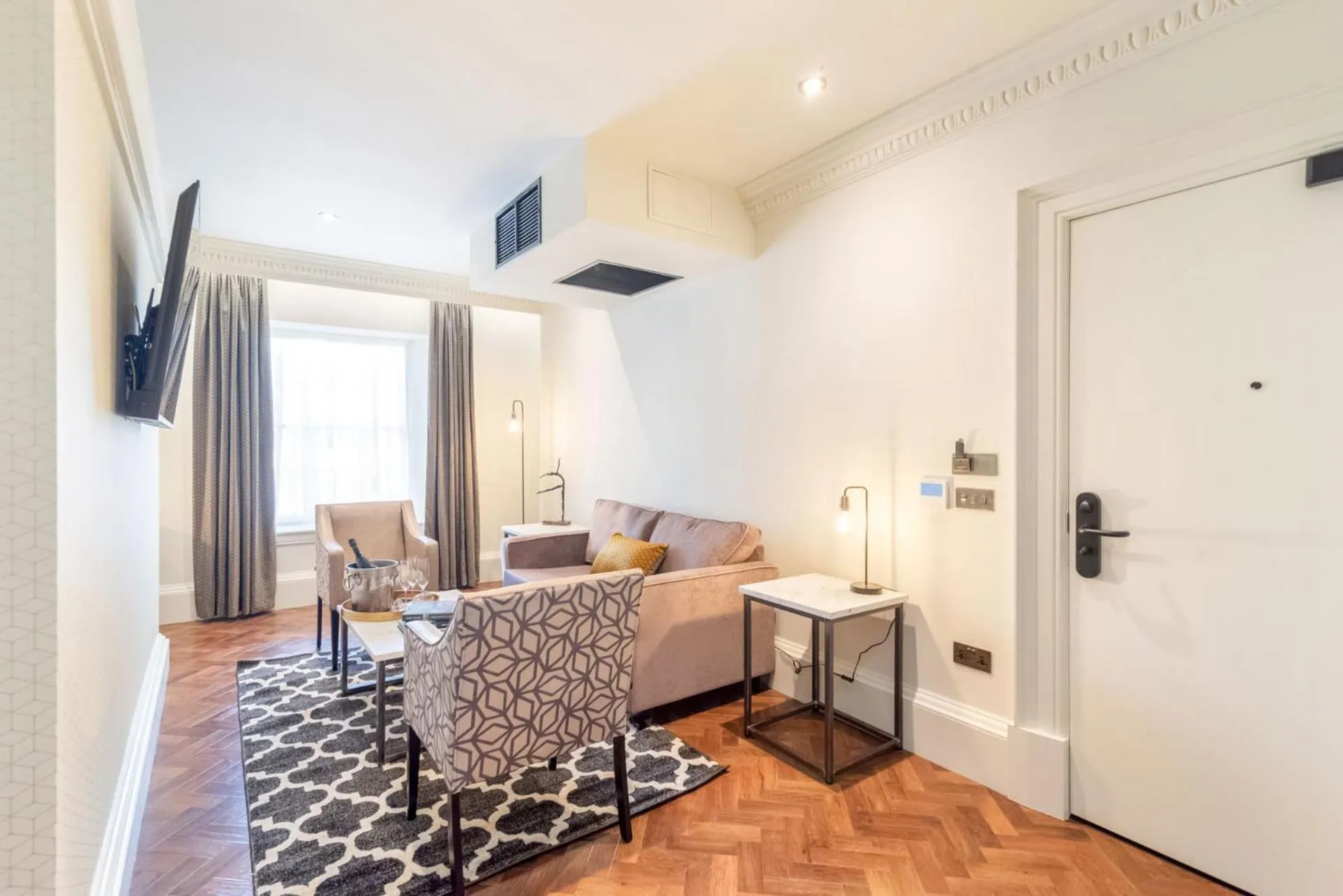 Bed in King Street Aparthotel