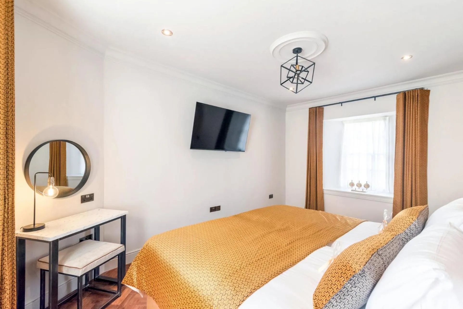 Bed in King Street Aparthotel