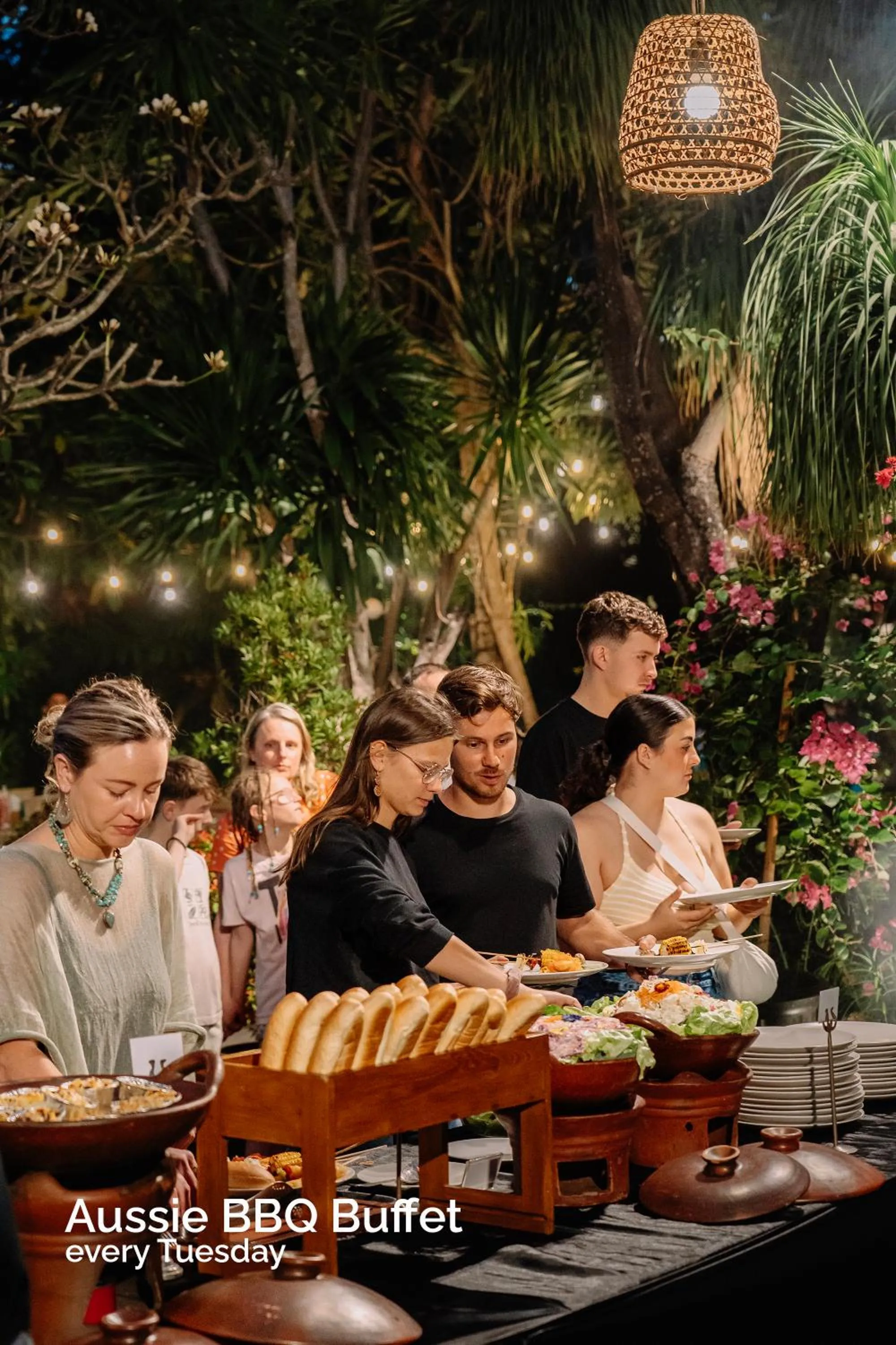 Restaurant/places to eat in Astagina Resort Villa and Spa